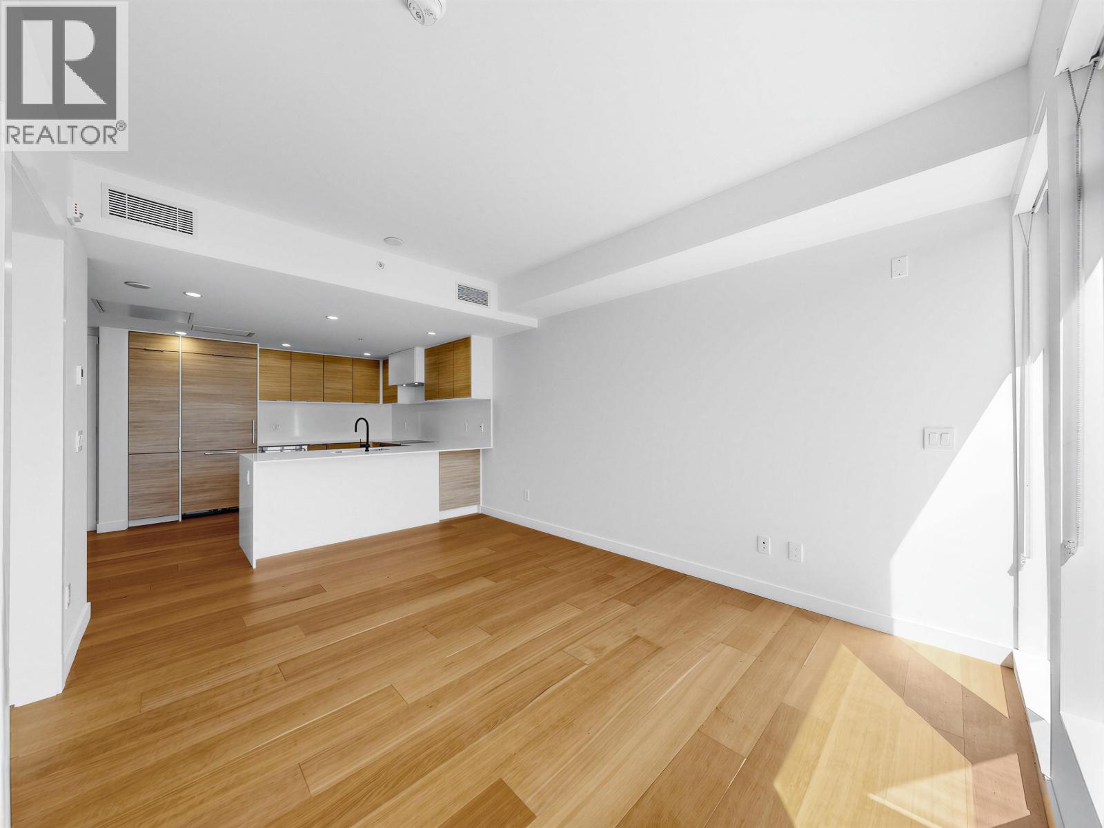 504 6485 Manitoba Street Property Photo 23