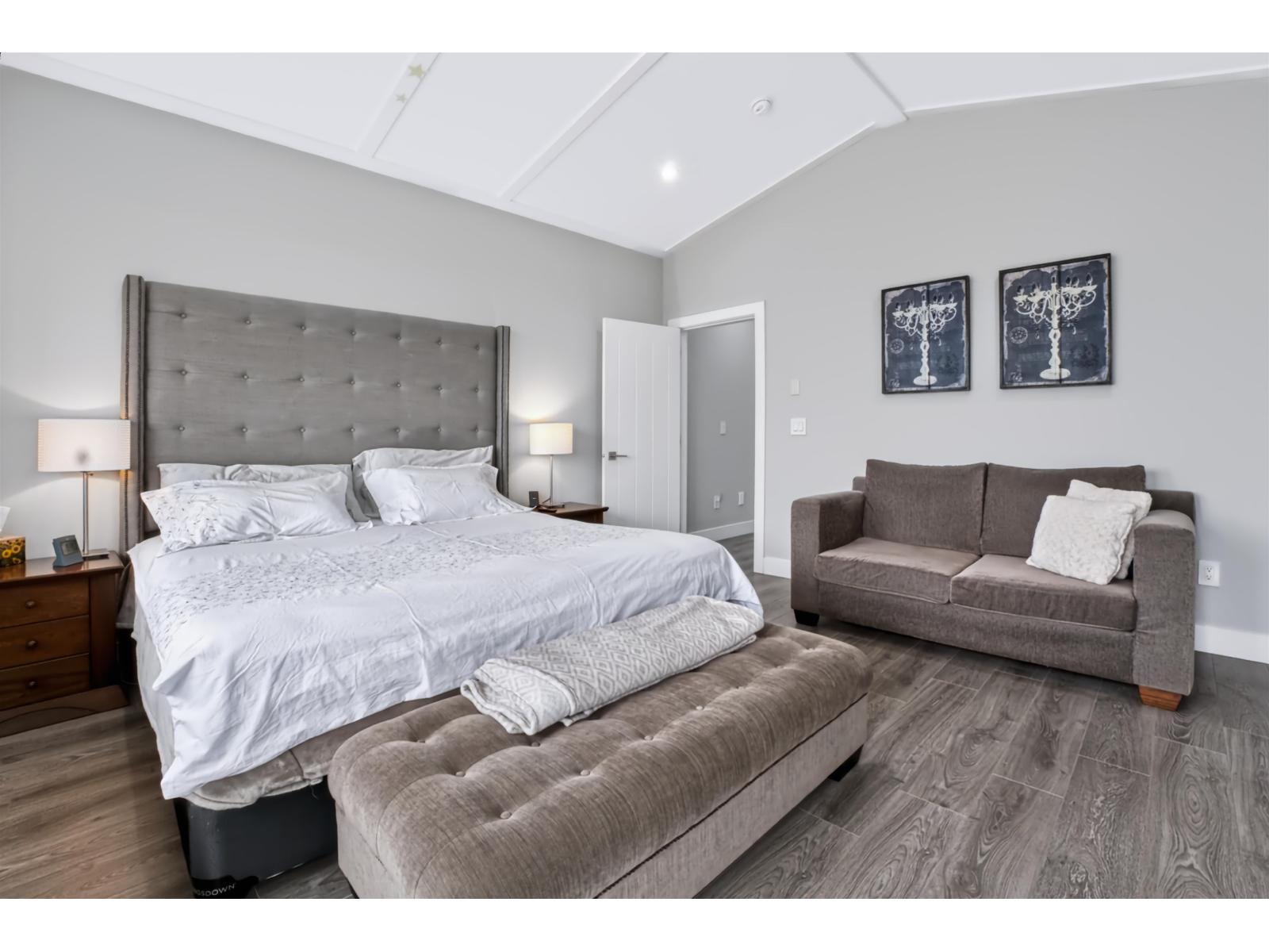 16772 16a Avenue Property Photo 17