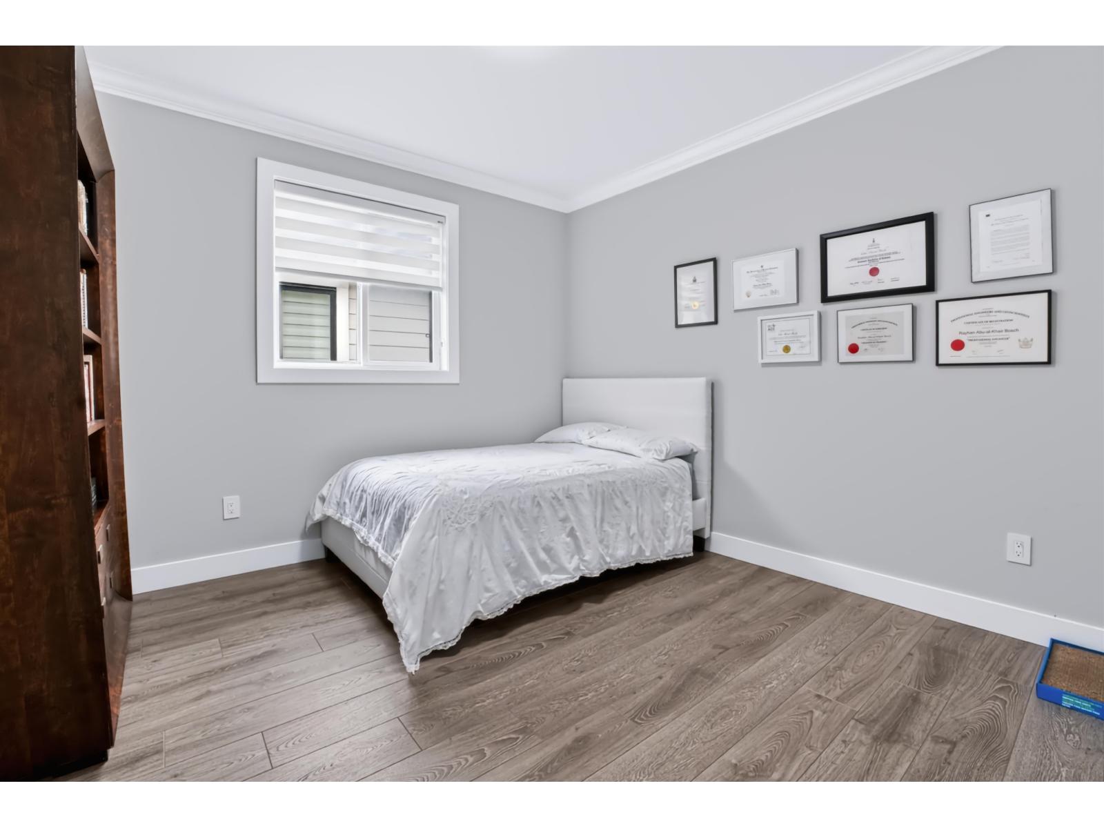 16772 16a Avenue Property Photo 25