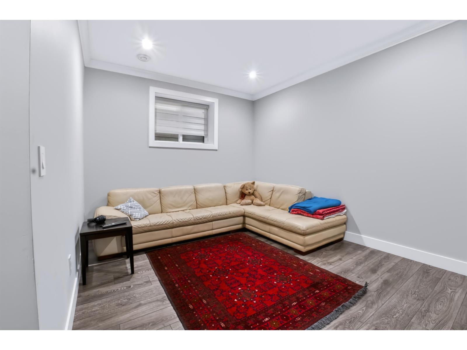 16772 16a Avenue Property Photo 29