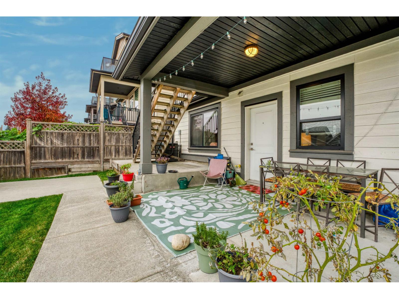 16772 16a Avenue Property Photo 32