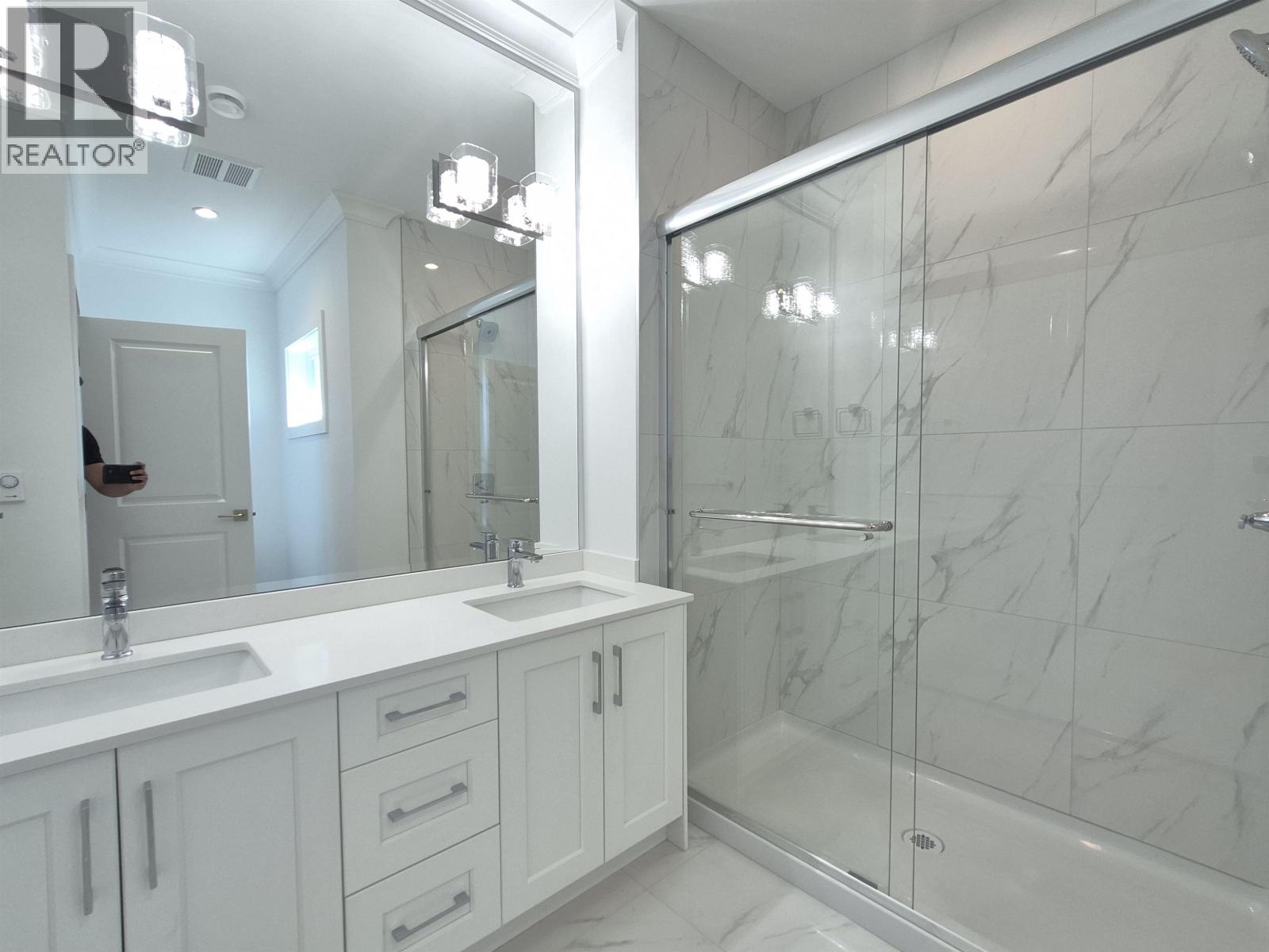 102 8233 Williams Road Property Photo 11