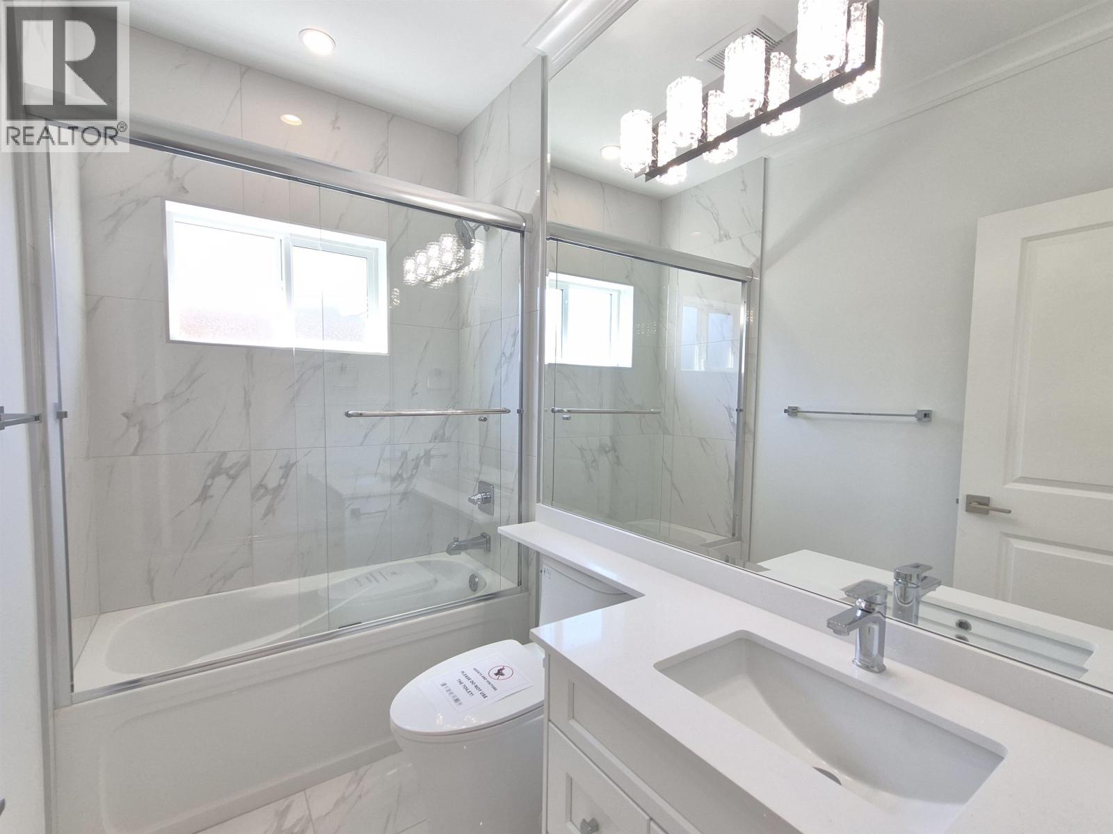 102 8233 Williams Road Property Photo 13