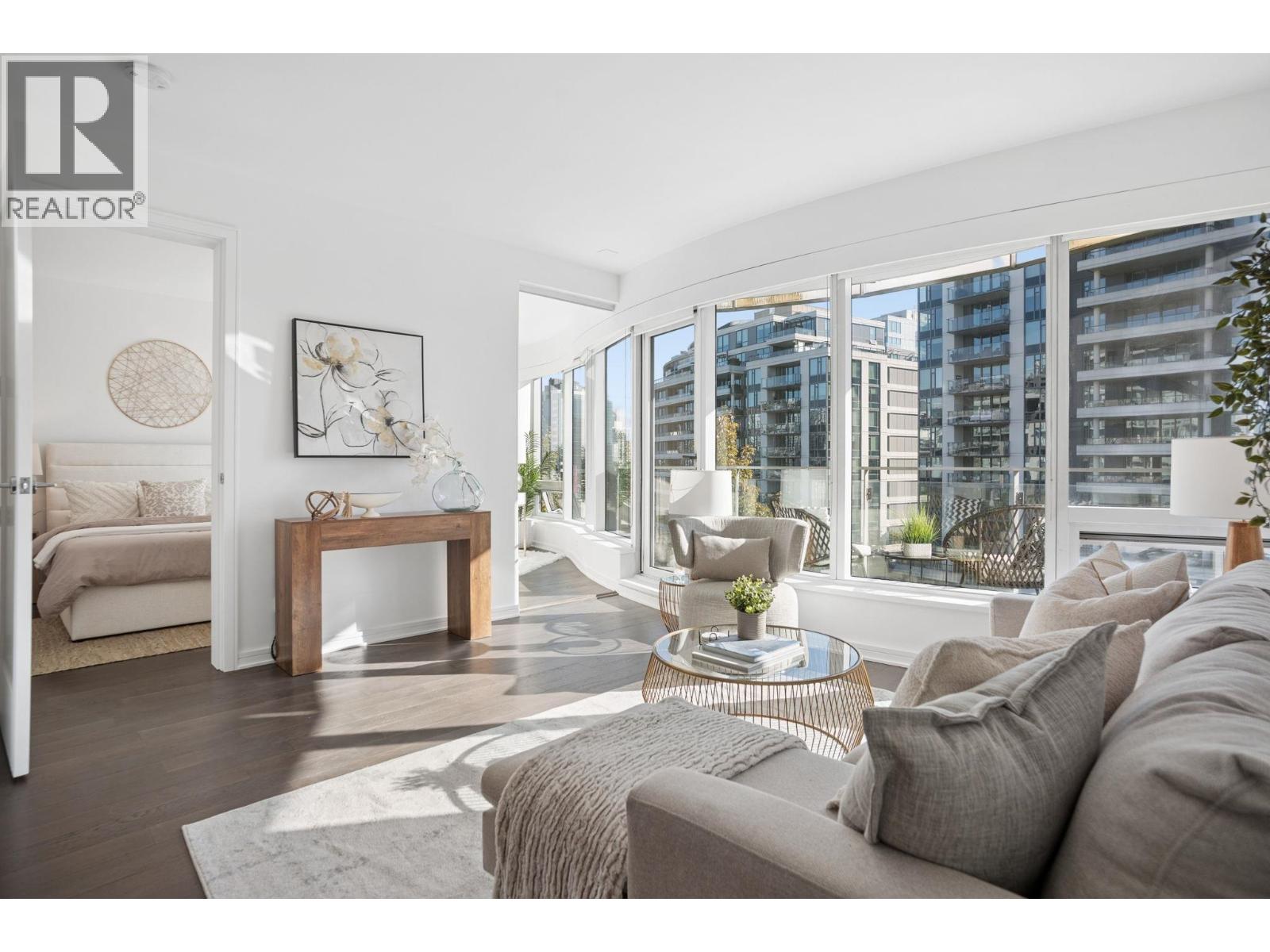 606 1661 Ontario Street Property Photo 2