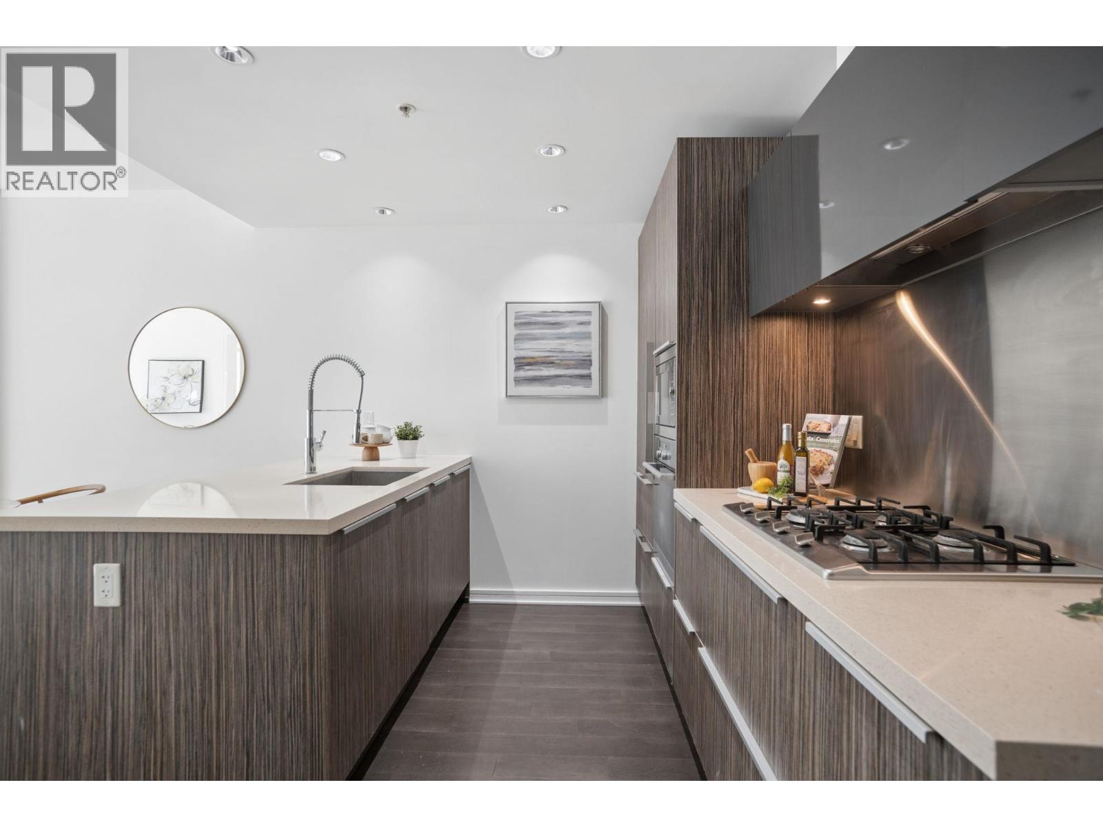 606 1661 Ontario Street Property Photo 6