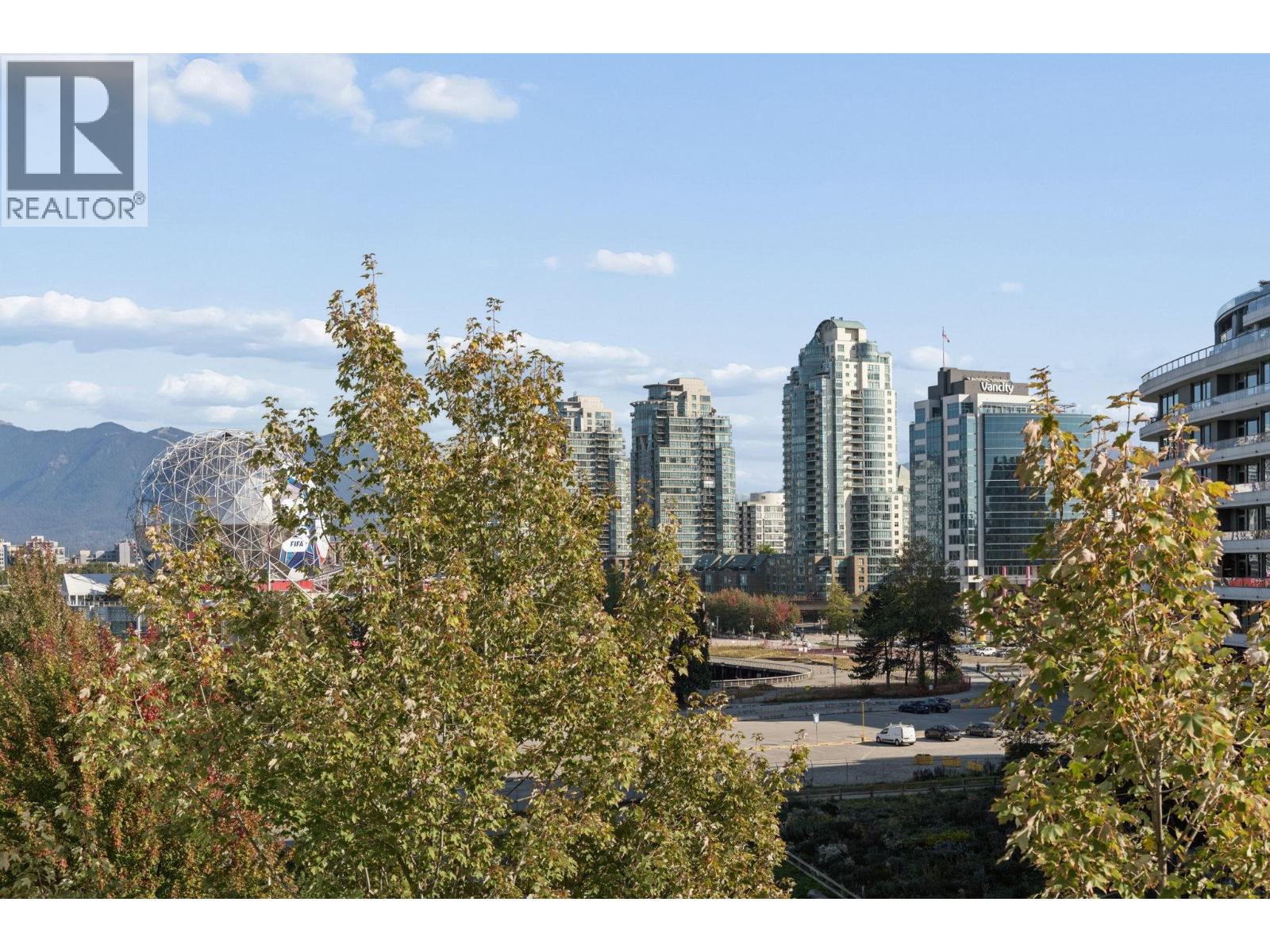 606 1661 Ontario Street Property Photo 10