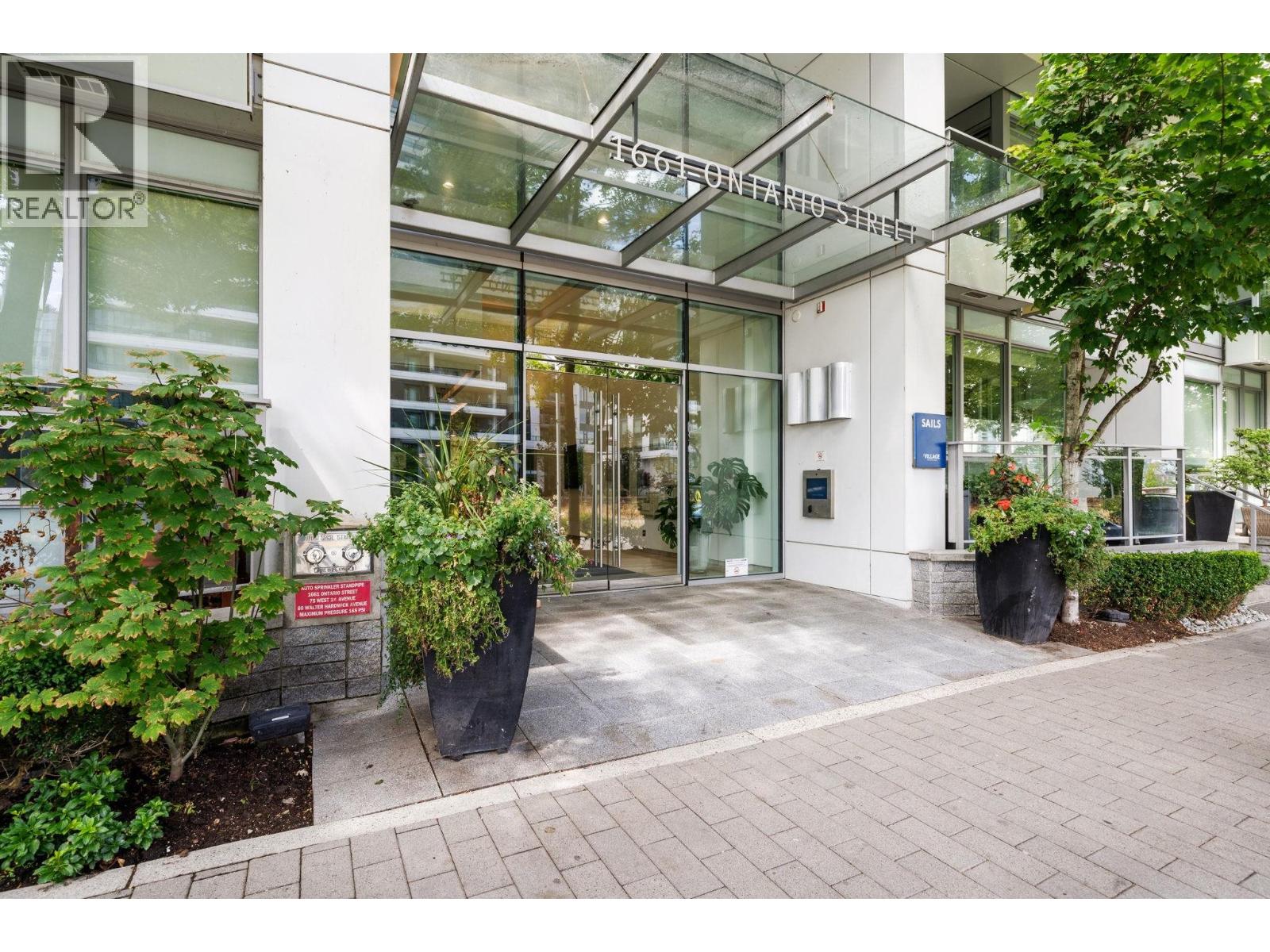 606 1661 Ontario Street Property Photo 18