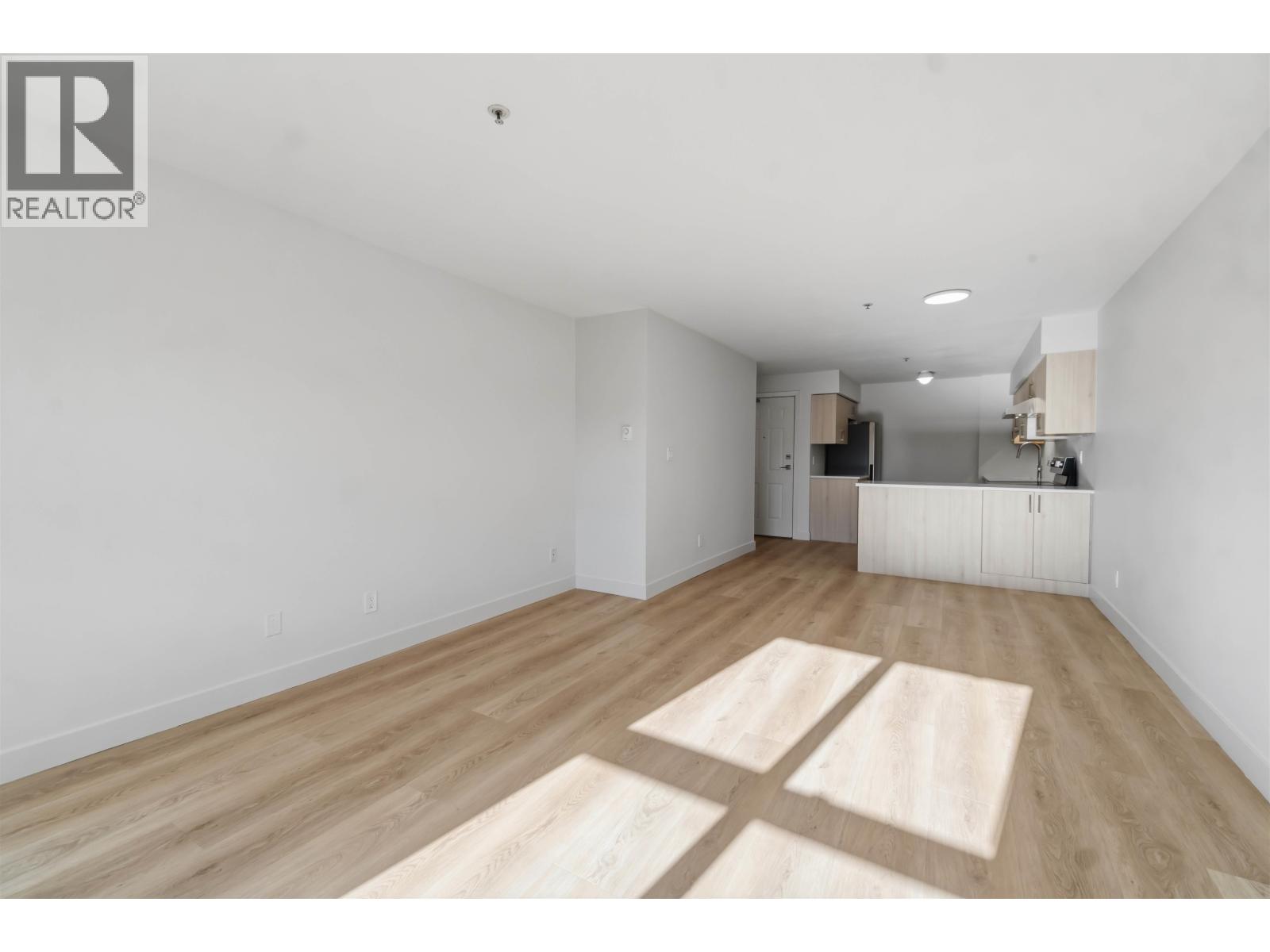 306 2928 Commercial Drive Property Photo 15