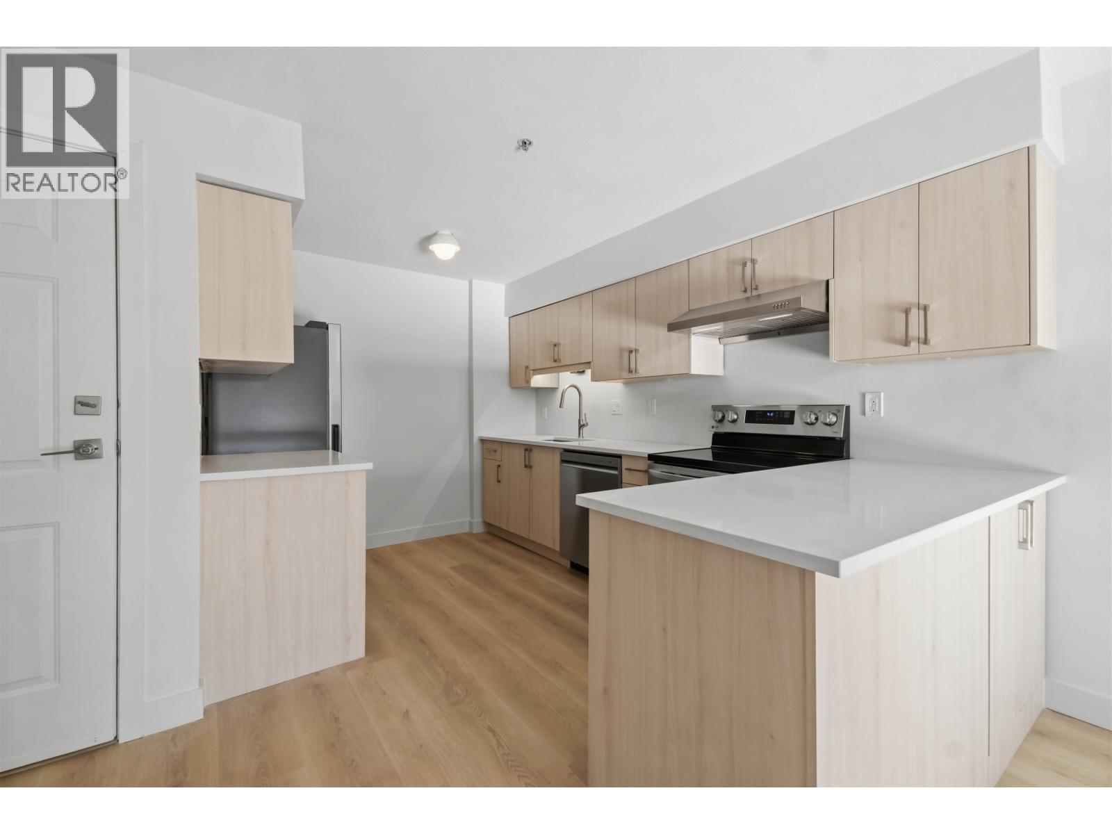 306 2928 Commercial Drive Property Photo 17