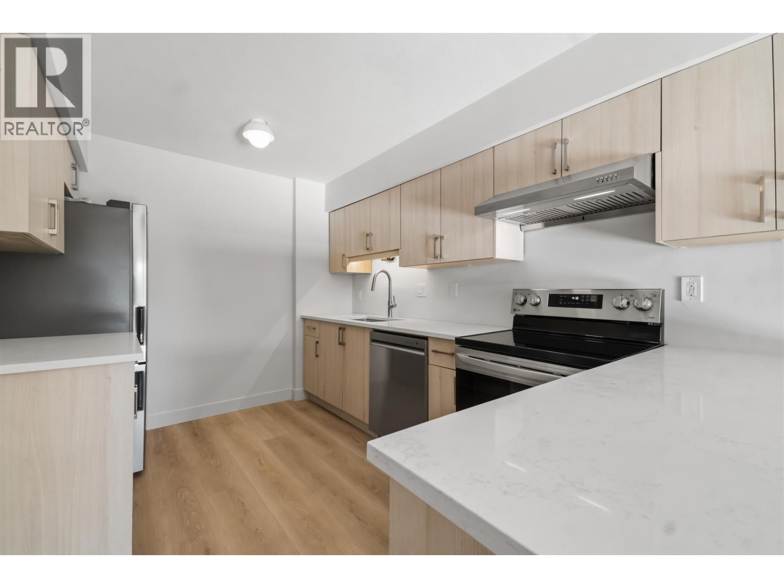 306 2928 Commercial Drive Property Photo 18