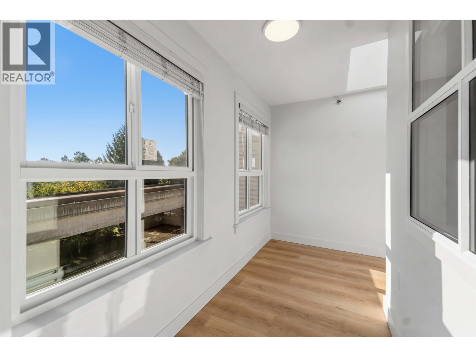 306 2928 Commercial Drive Property Photo 21