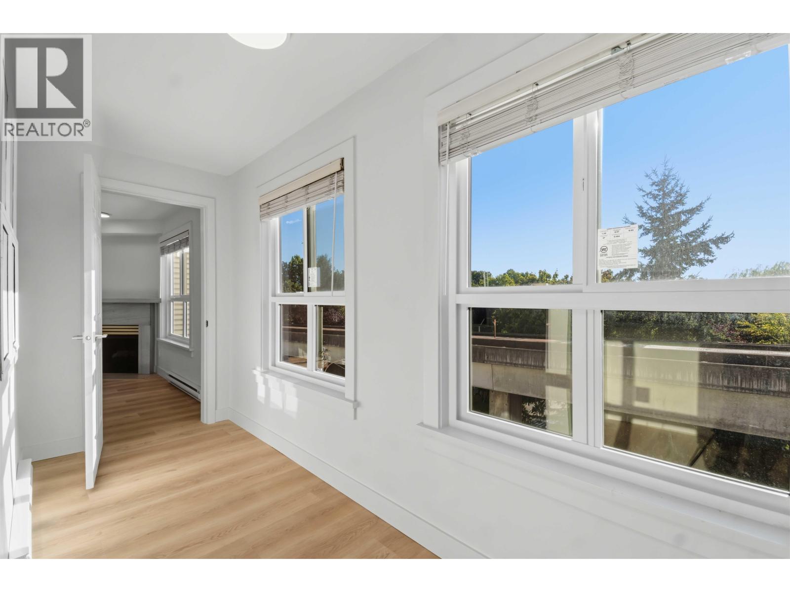 306 2928 Commercial Drive Property Photo 22