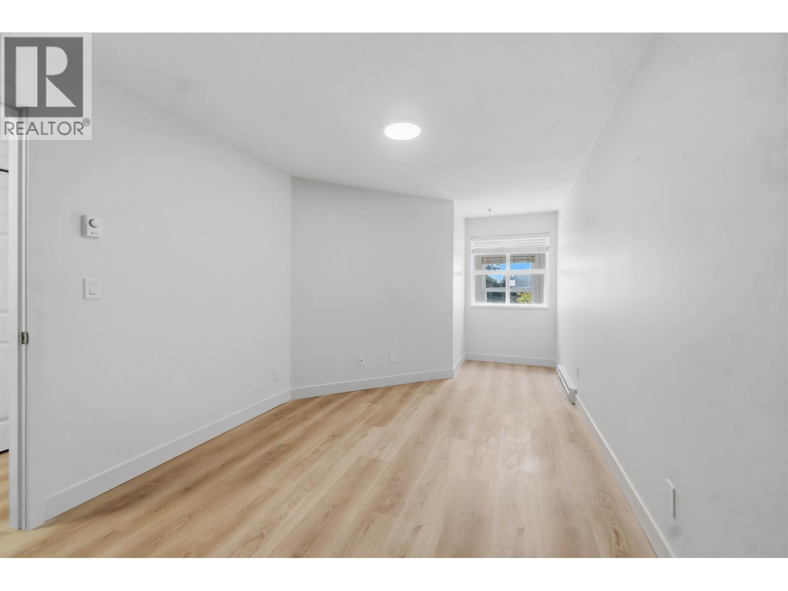 306 2928 Commercial Drive Property Photo 24