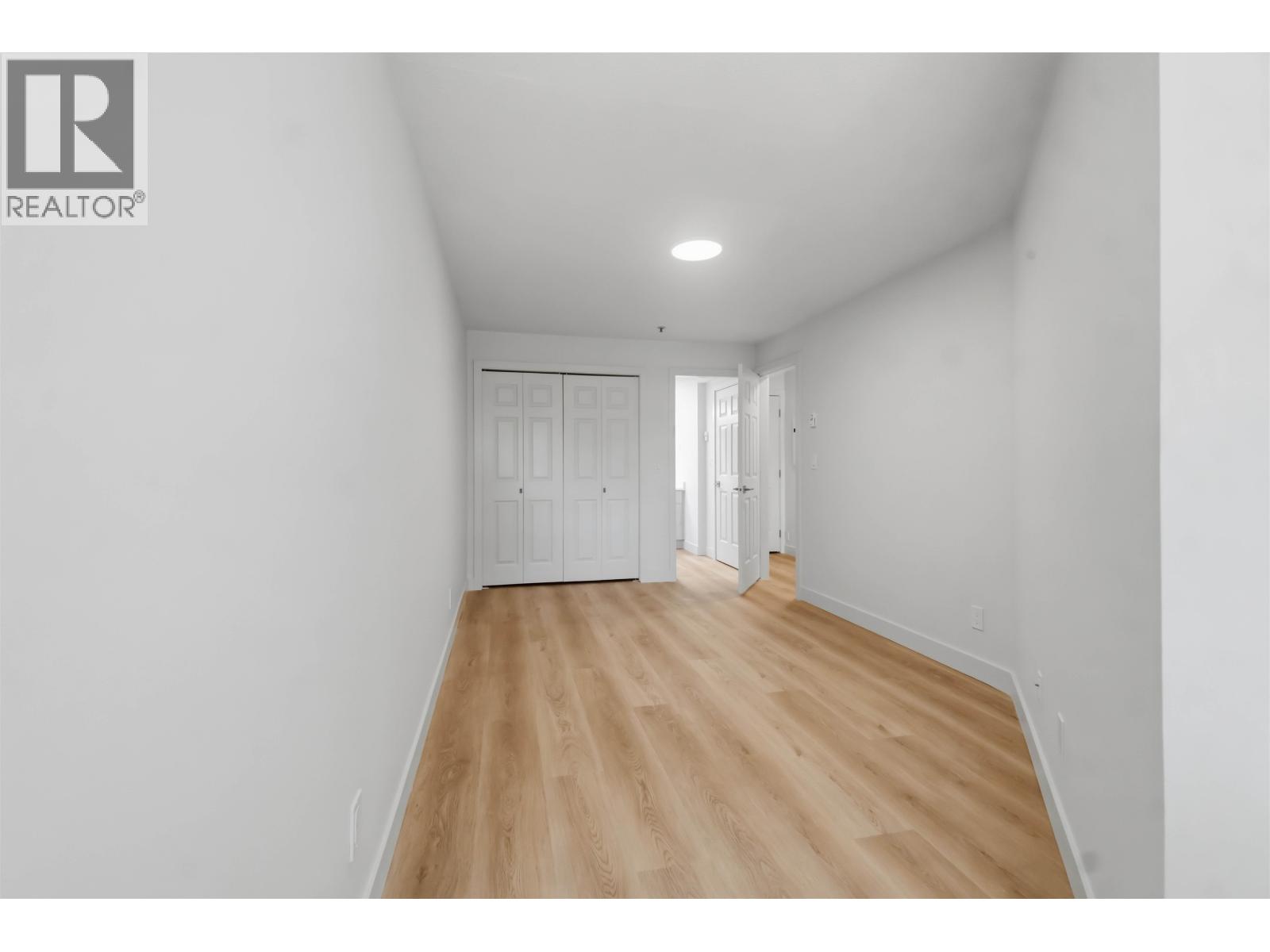 306 2928 Commercial Drive Property Photo 25