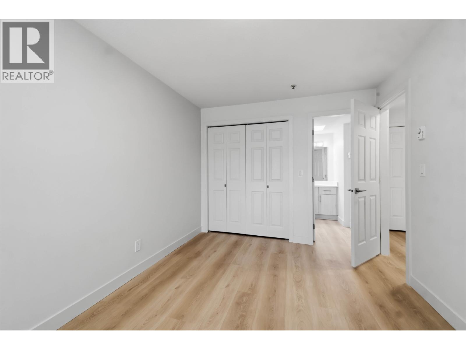 306 2928 Commercial Drive Property Photo 26