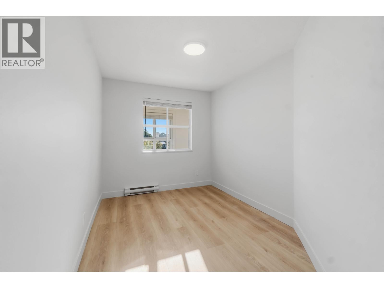 306 2928 Commercial Drive Property Photo 28