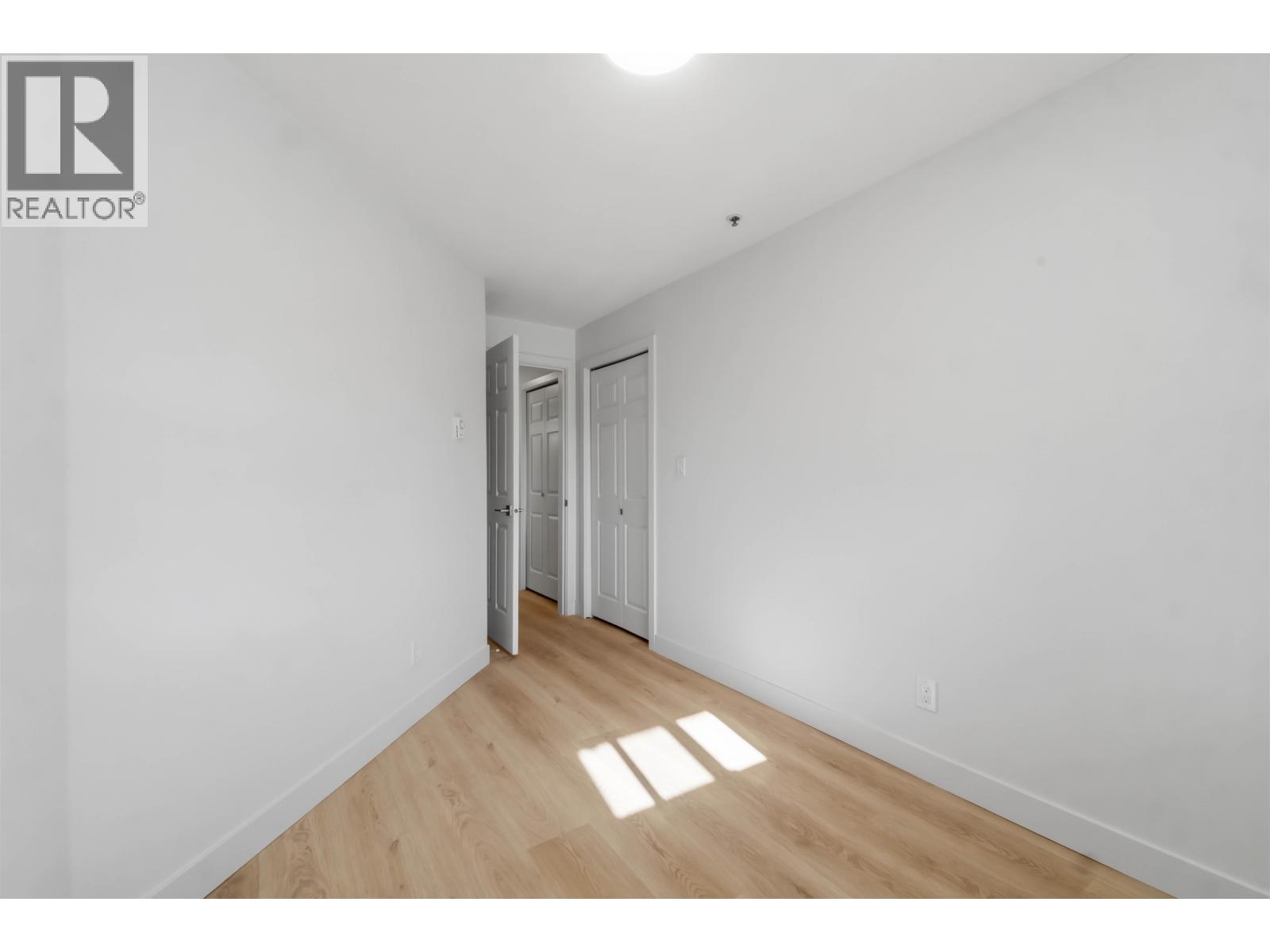 306 2928 Commercial Drive Property Photo 29