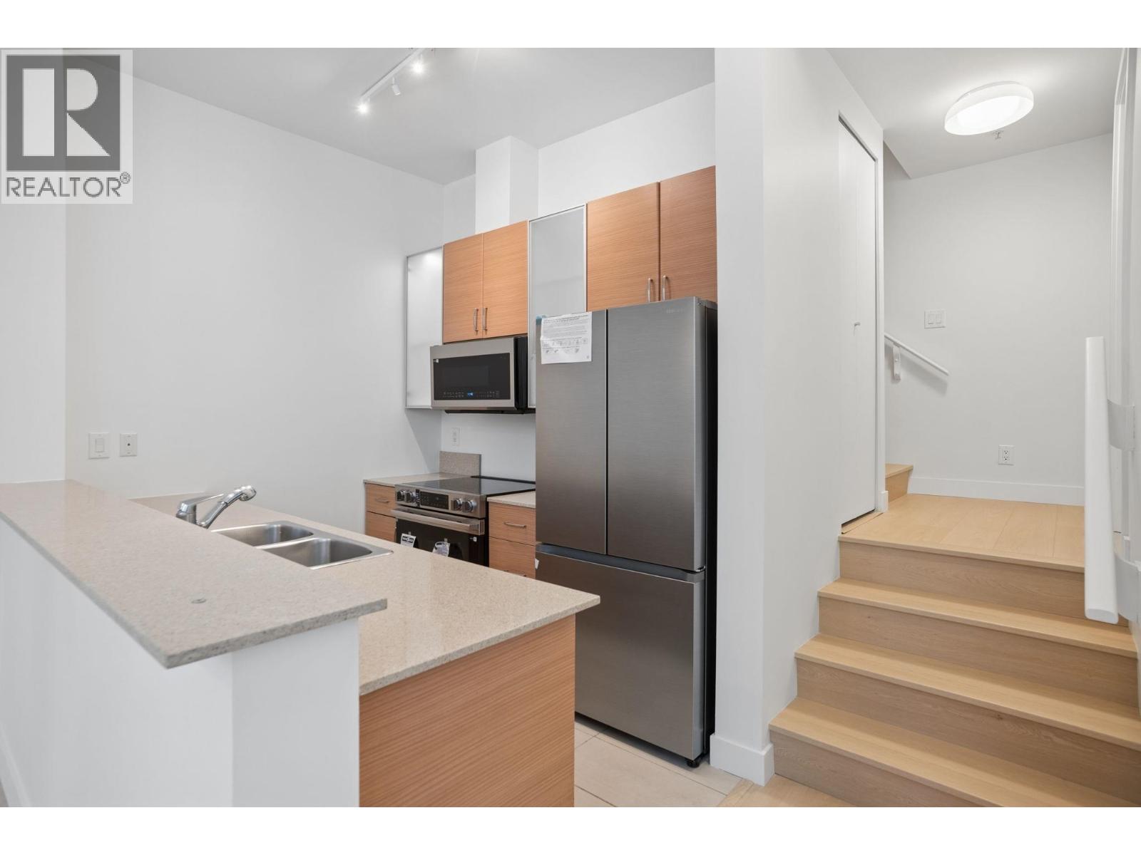 Th938 Homer Street Property Photo 5