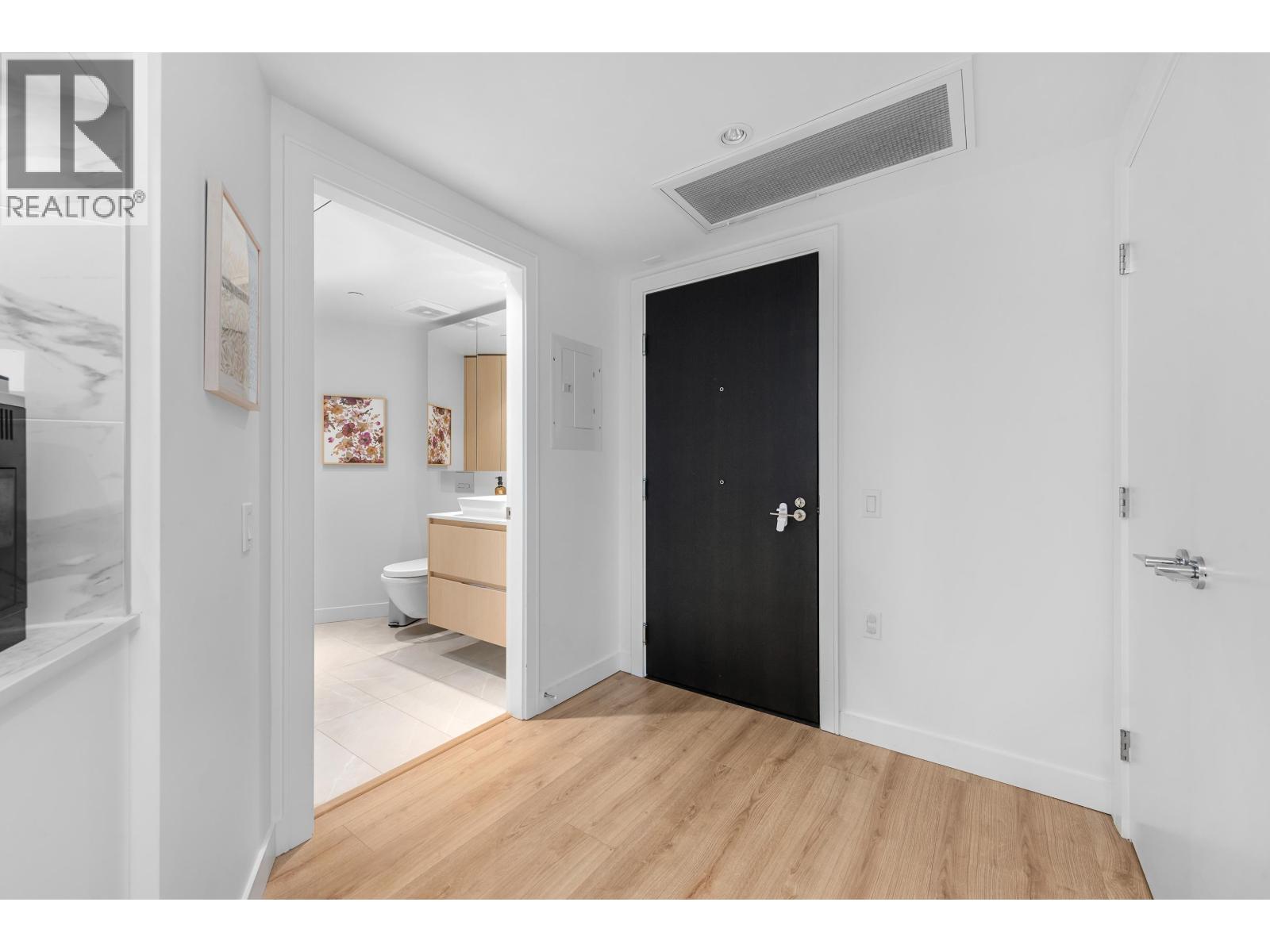 603 1500 Fern Street Property Photo 2