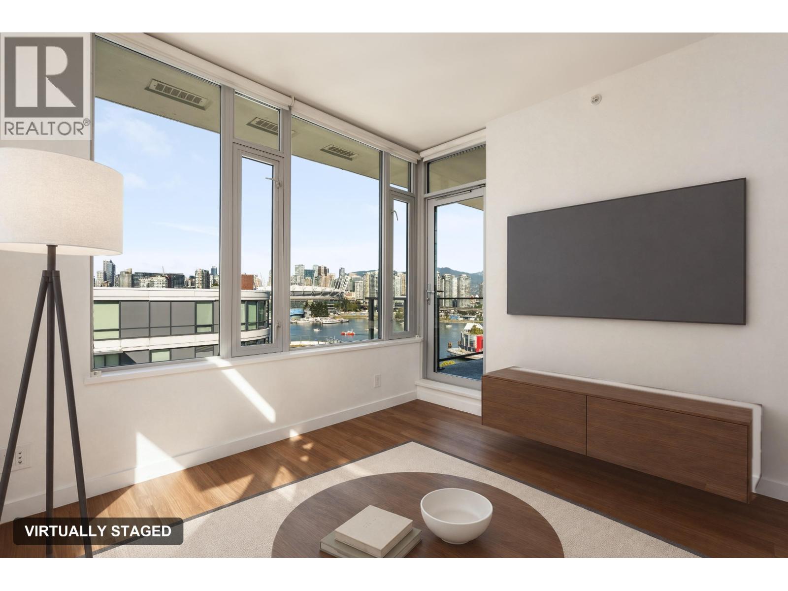 1408 1661 Quebec Street Property Photo 3