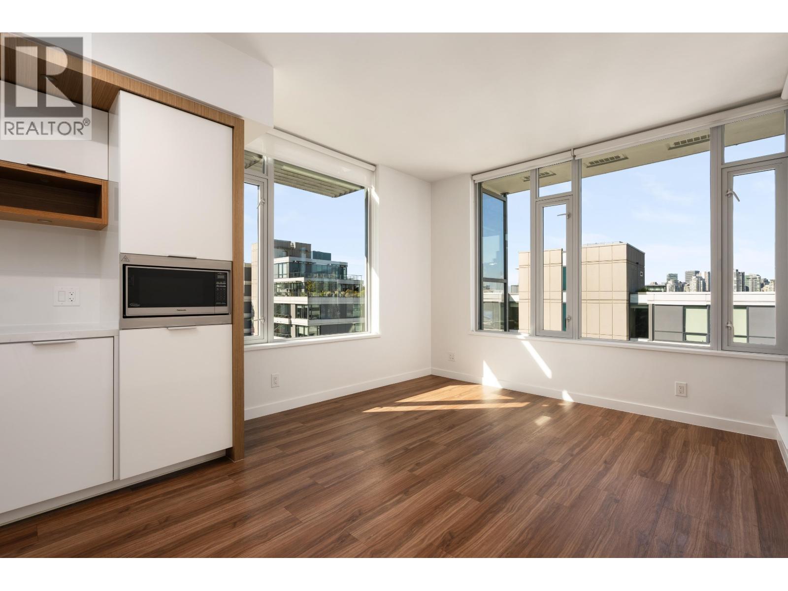 1408 1661 Quebec Street Property Photo 6