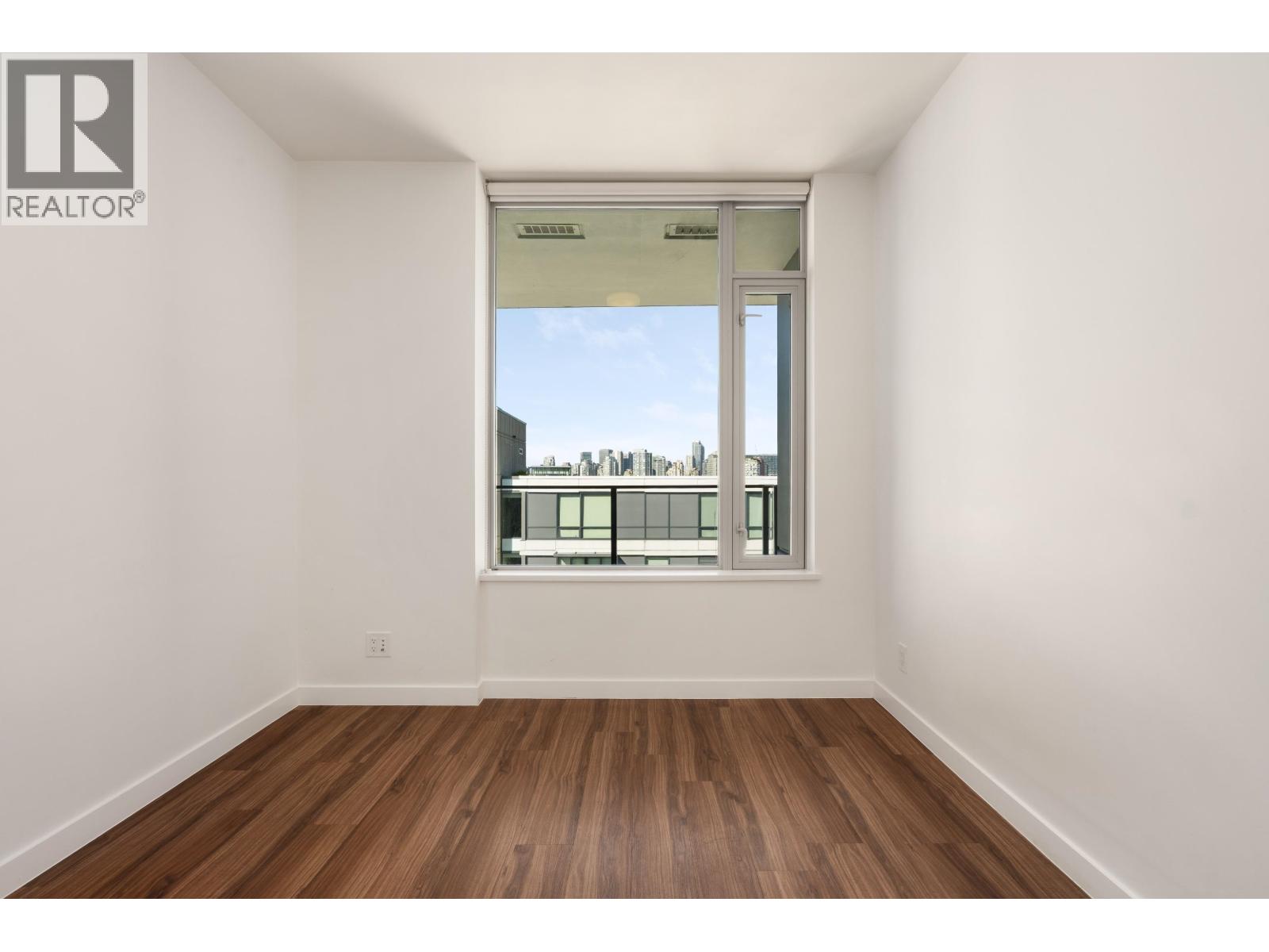 1408 1661 Quebec Street Property Photo 13