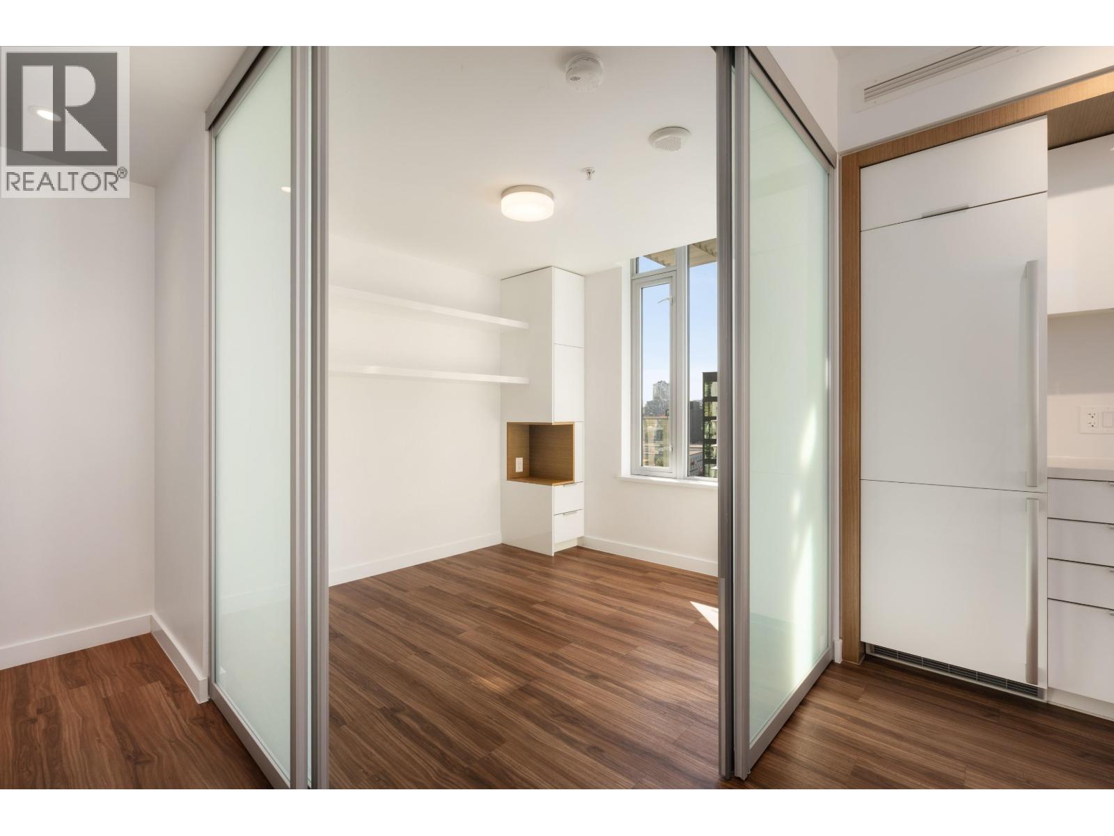 1408 1661 Quebec Street Property Photo 15