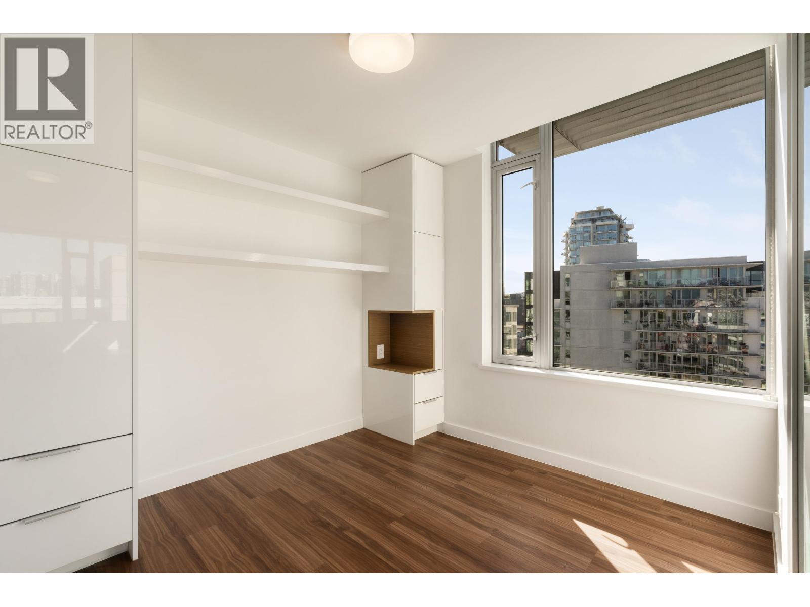 1408 1661 Quebec Street Property Photo 17