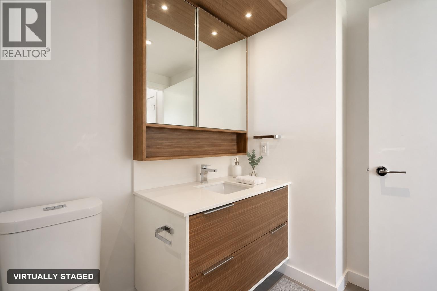 1408 1661 Quebec Street Property Photo 23