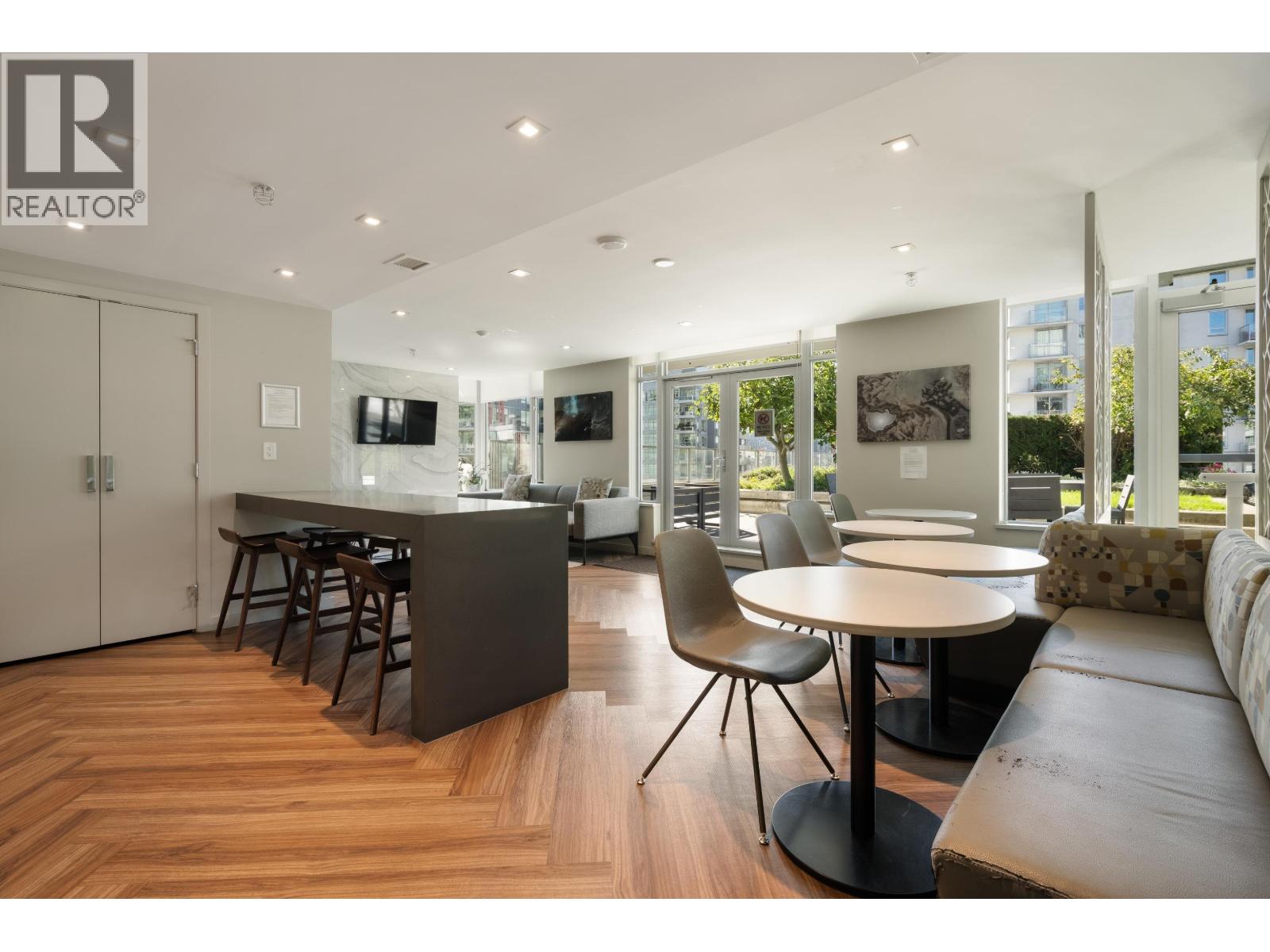 1408 1661 Quebec Street Property Photo 31