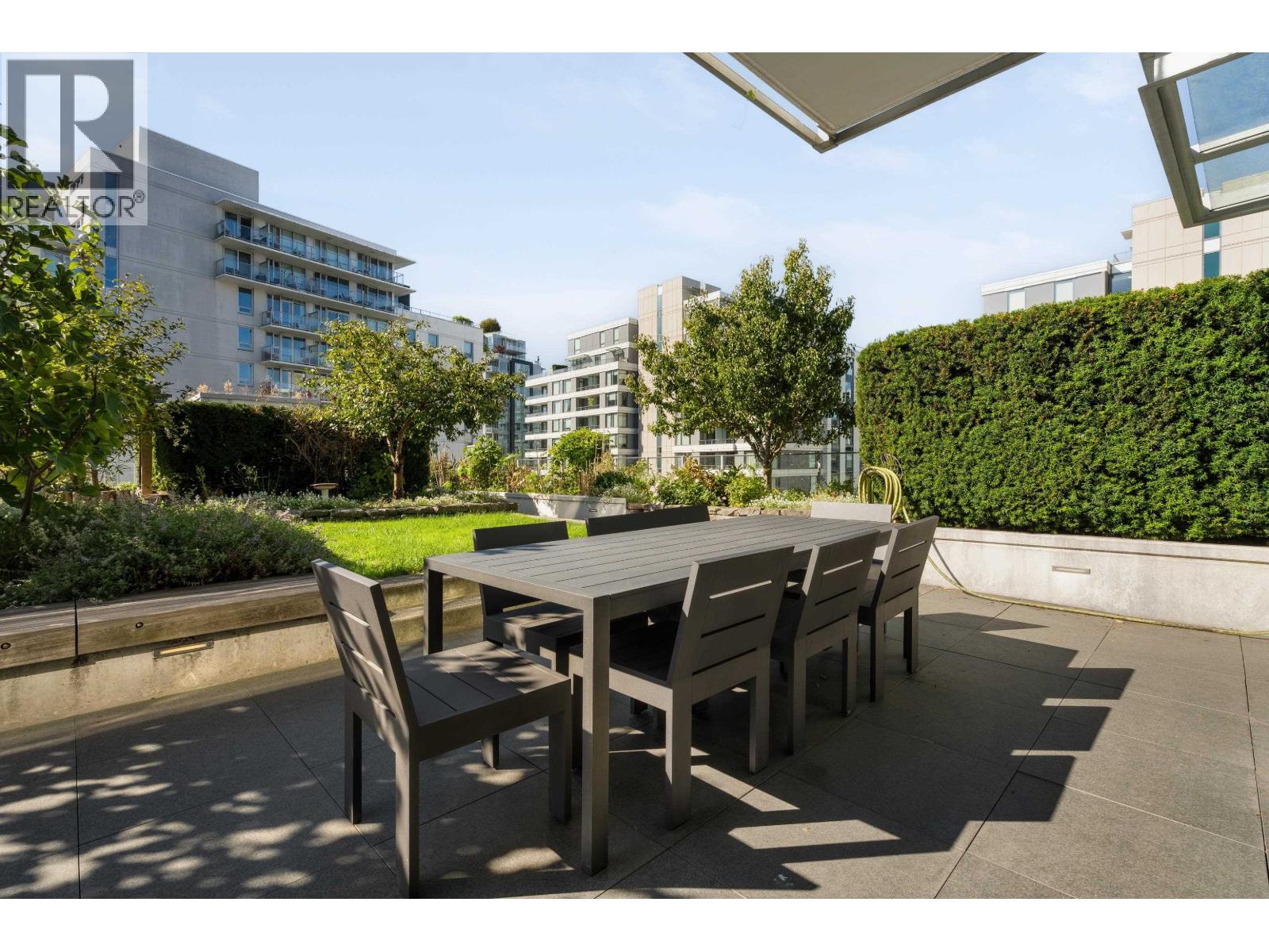 1408 1661 Quebec Street Property Photo 32