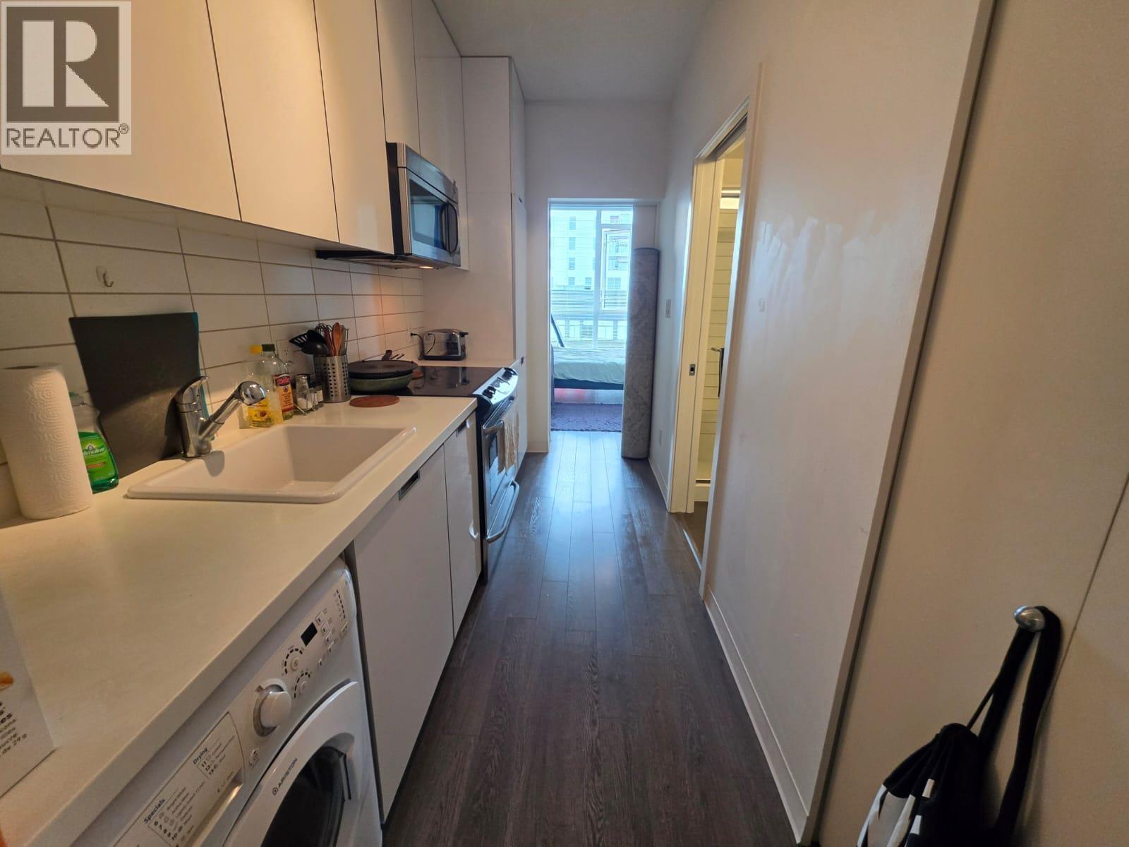 404 138 E Hastings Street Property Photo 15