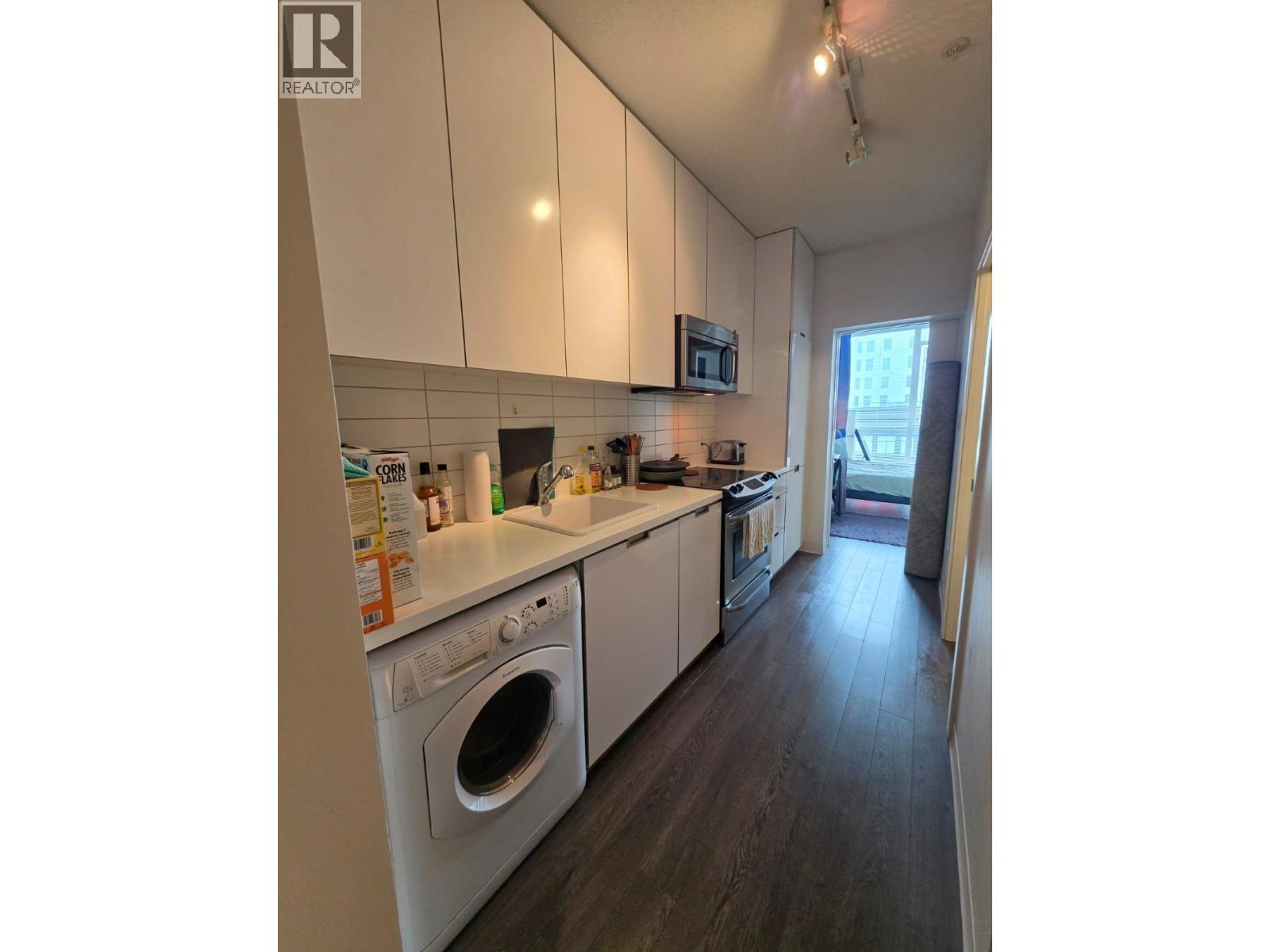 404 138 E Hastings Street Property Photo 17