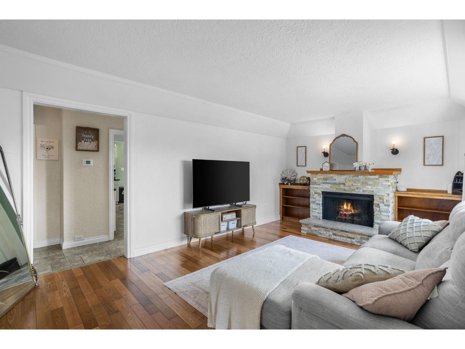 46307 Riverside Drive Property Photo 4