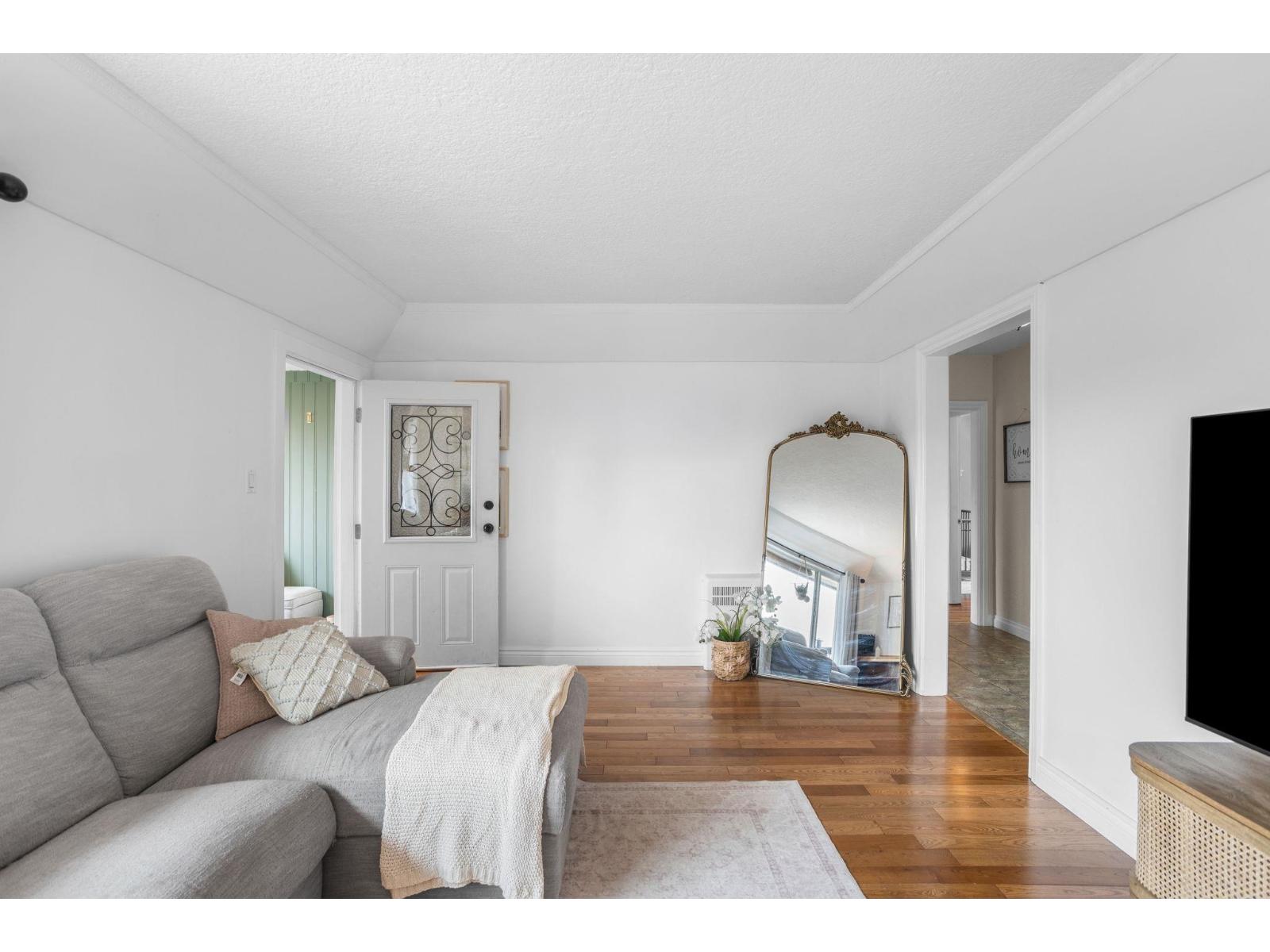 46307 Riverside Drive Property Photo 5