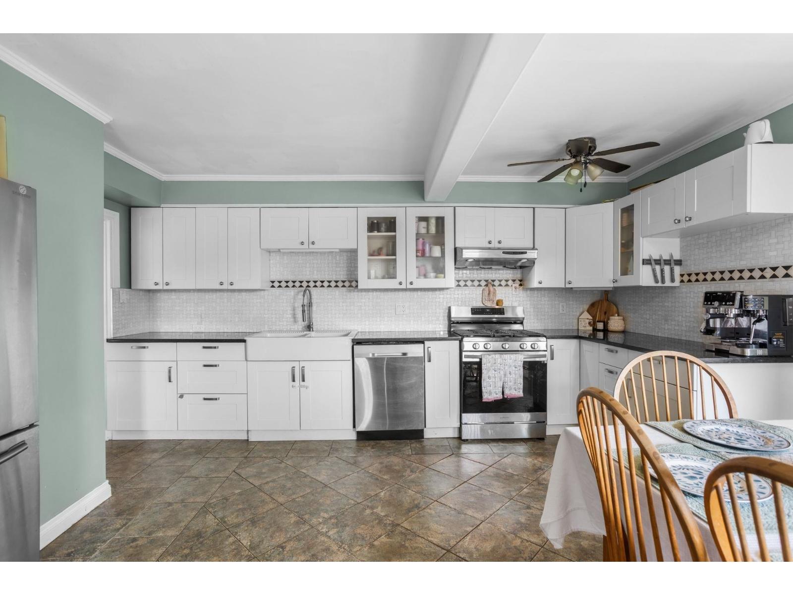 46307 Riverside Drive Property Photo 8
