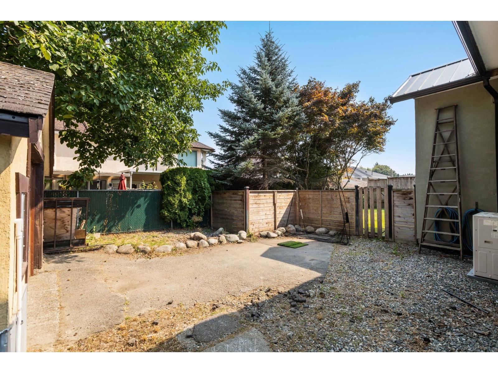 46307 Riverside Drive Property Photo 33