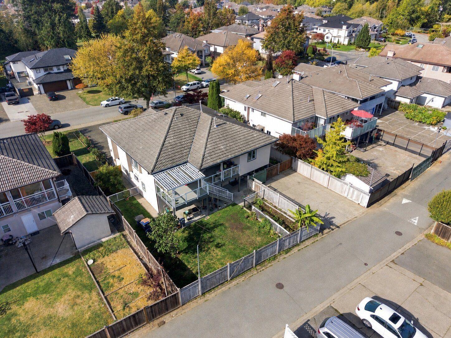 6938 127a Street Property Photo 2