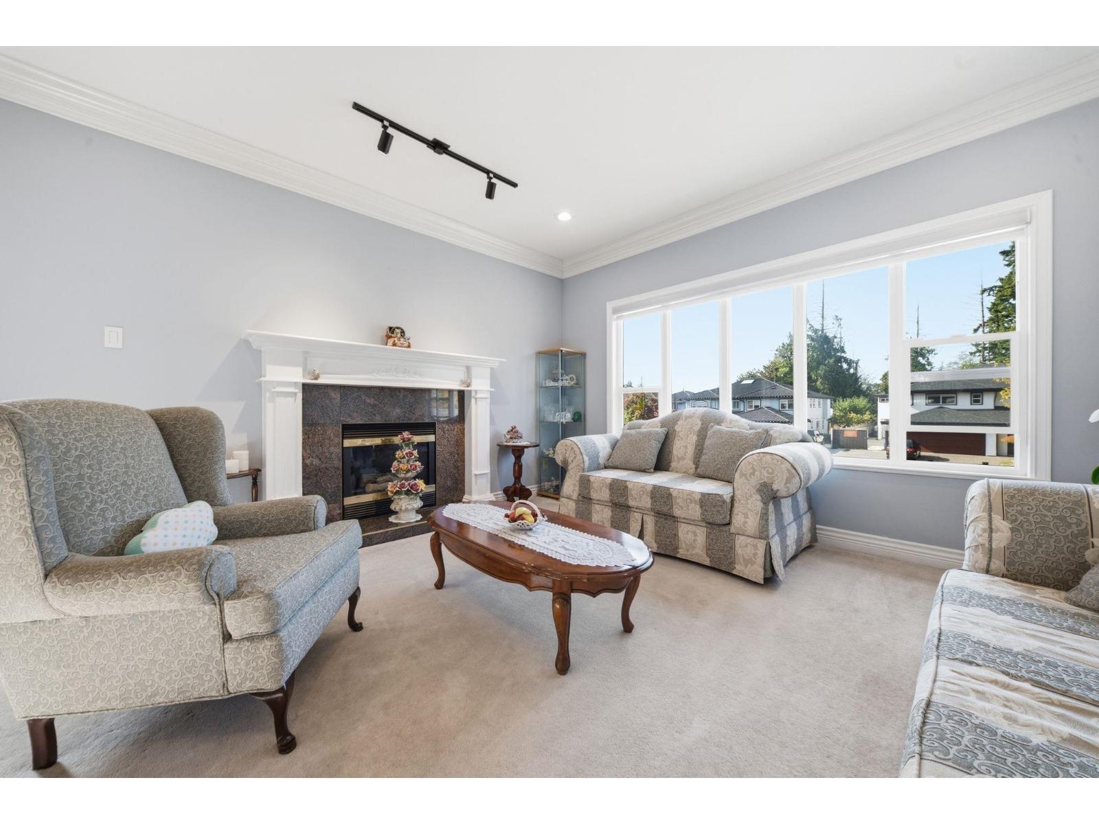 6938 127a Street Property Photo 3