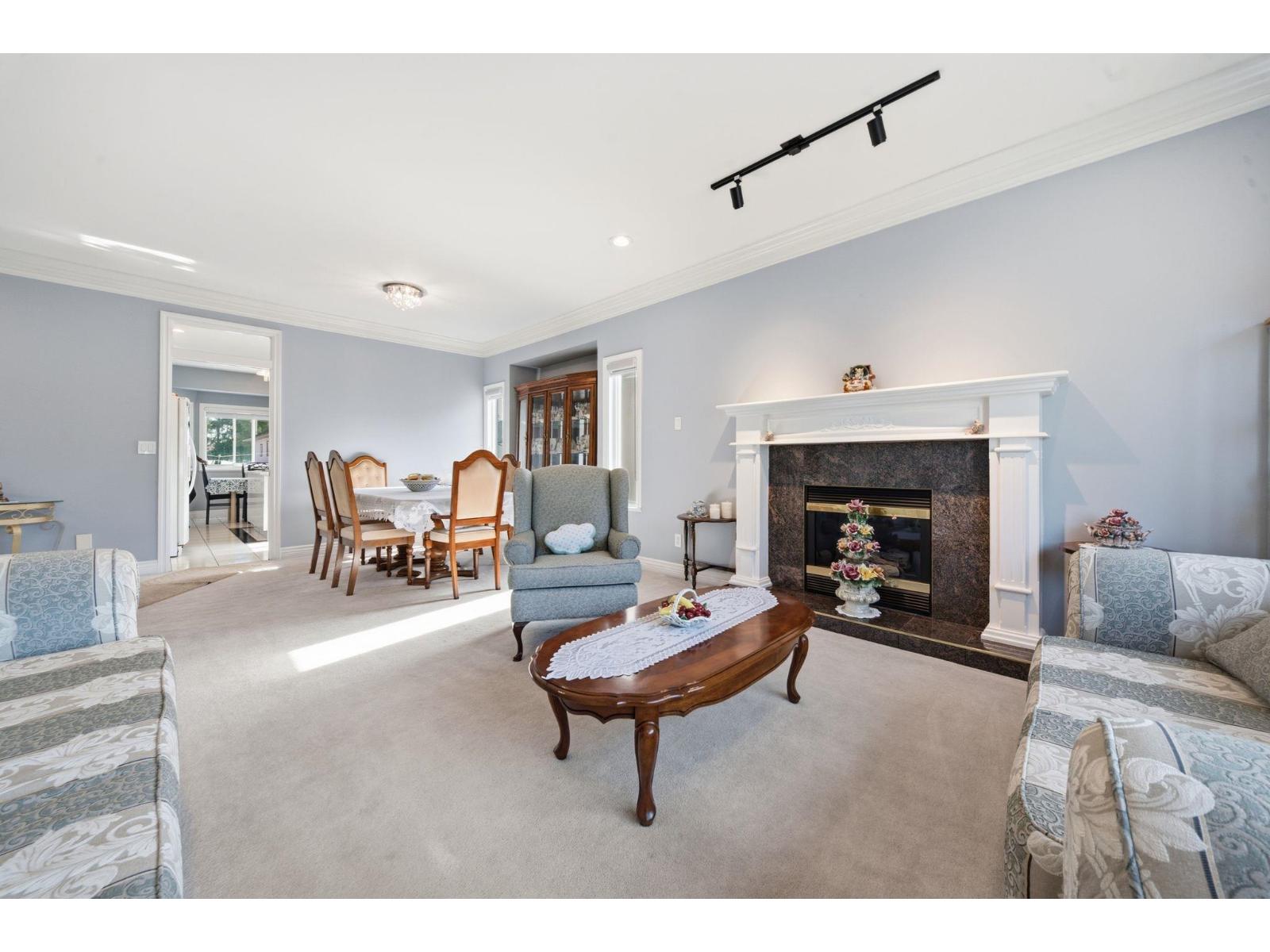 6938 127a Street Property Photo 4