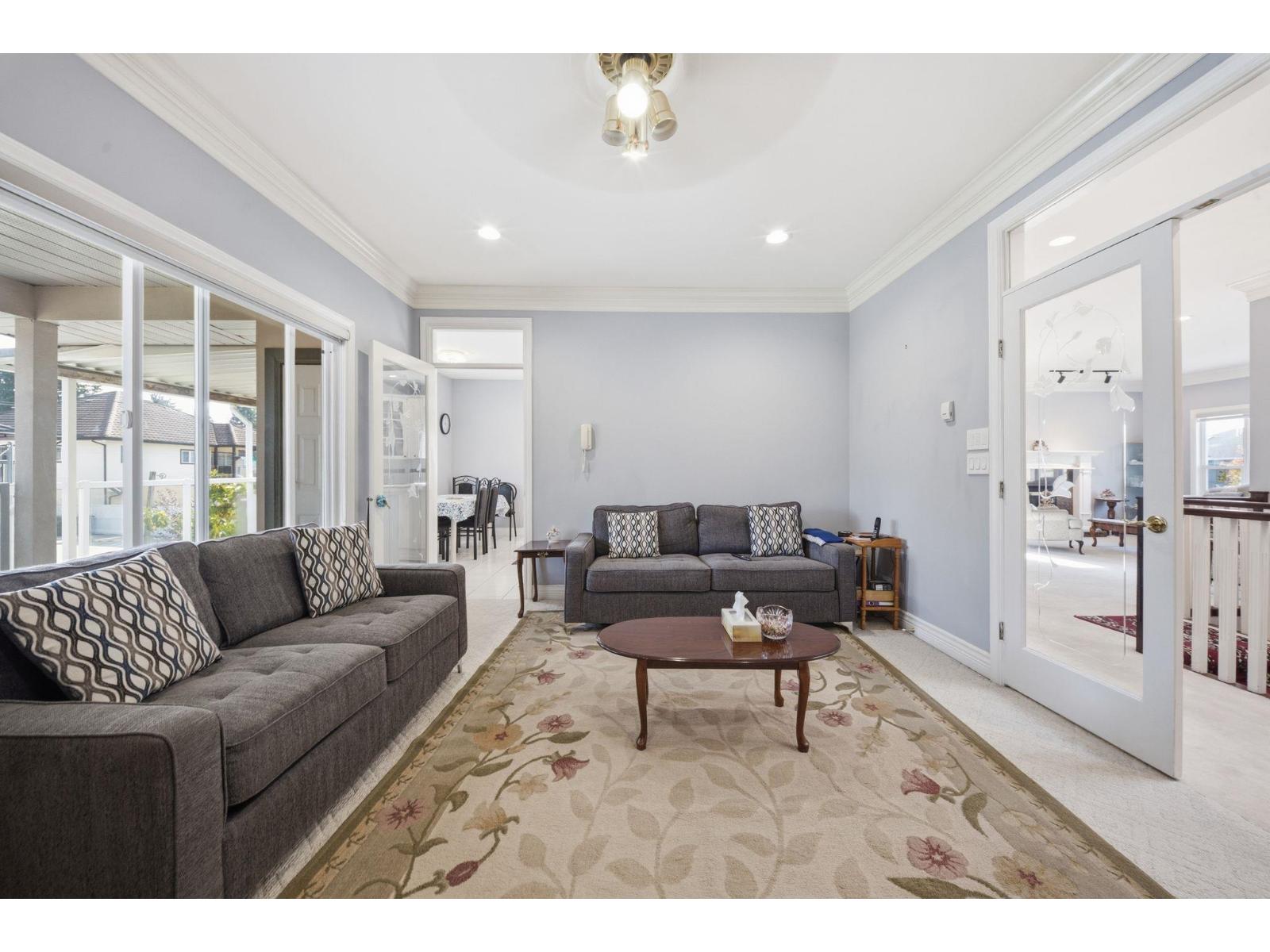 6938 127a Street Property Photo 8