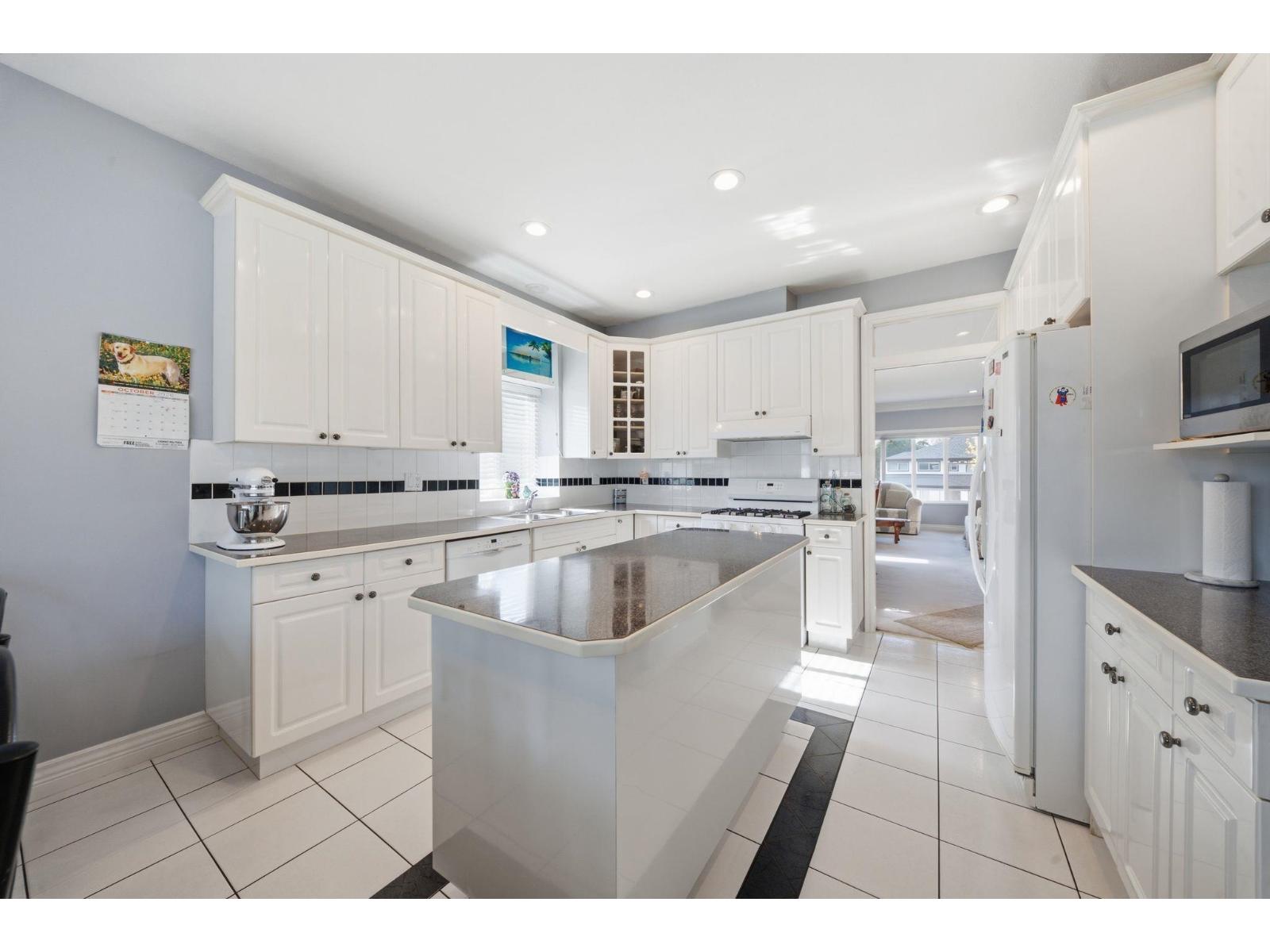 6938 127a Street Property Photo 9