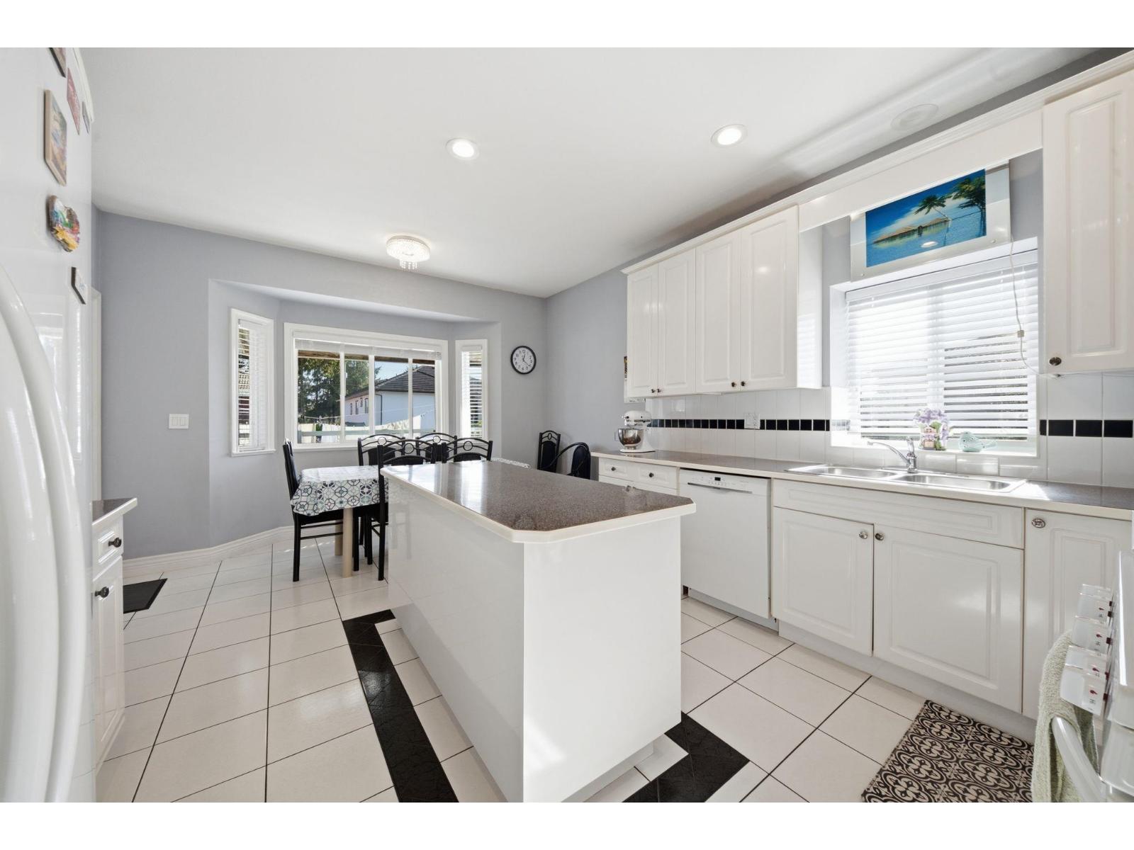 6938 127a Street Property Photo 11
