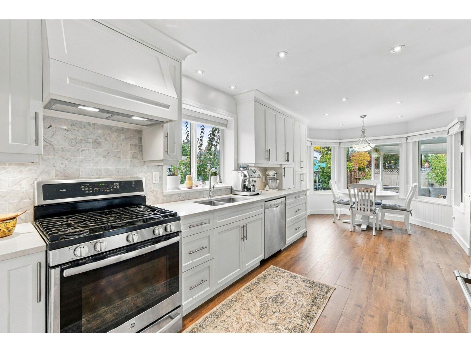 18707 60a Avenue Property Photo 4