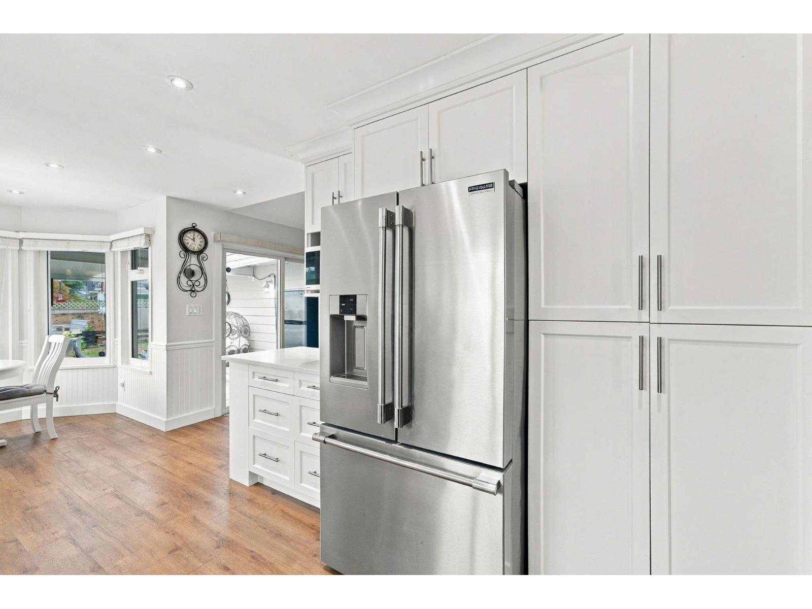 18707 60a Avenue Property Photo 6