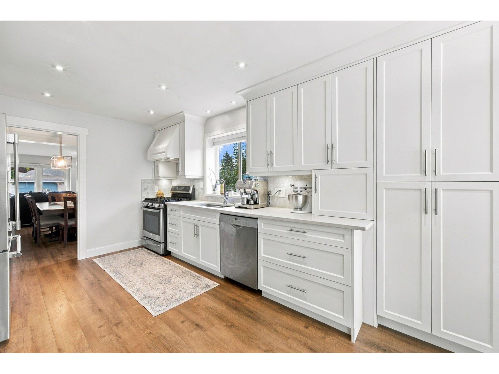 18707 60a Avenue Property Photo 7