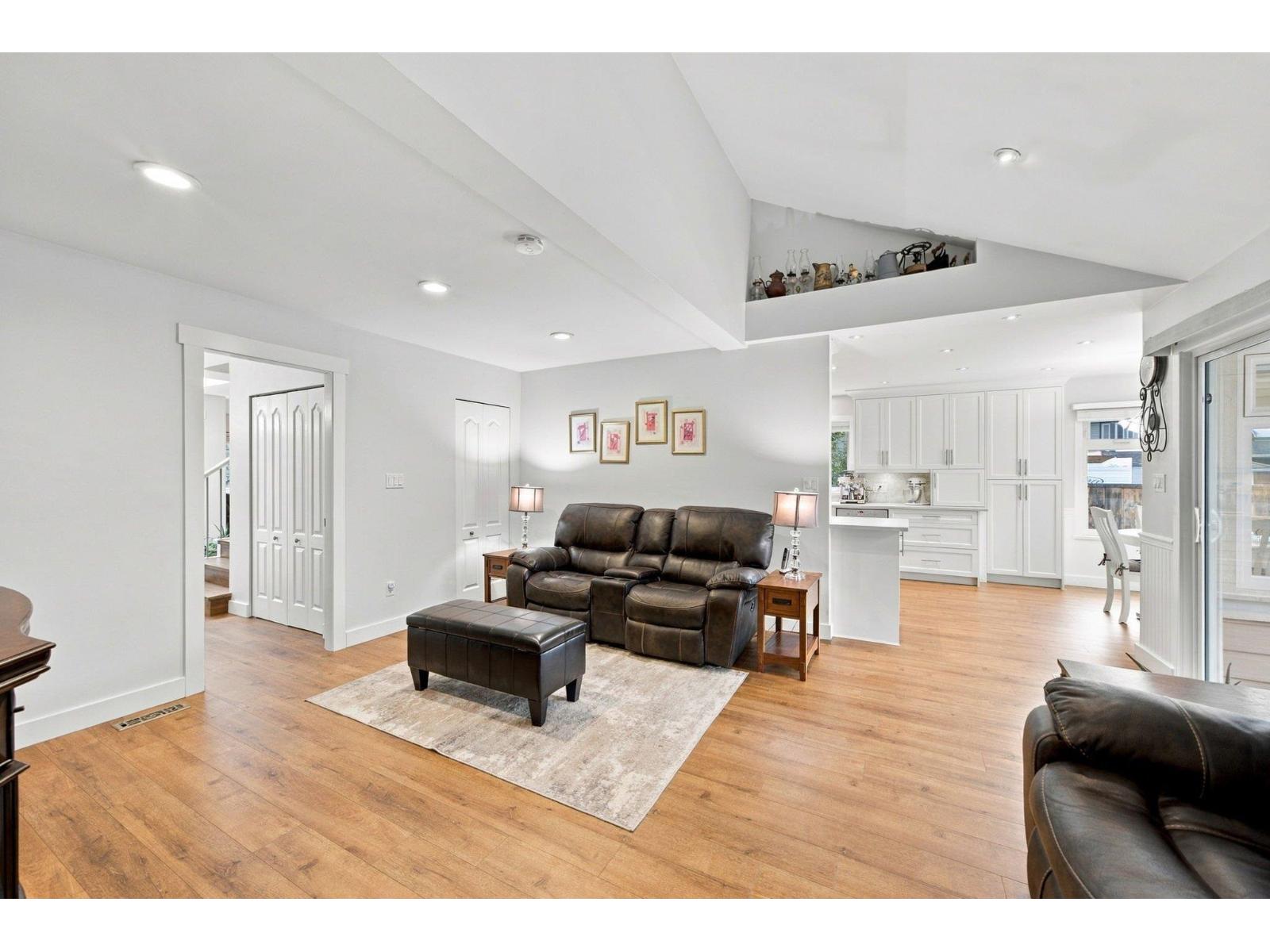 18707 60a Avenue Property Photo 16