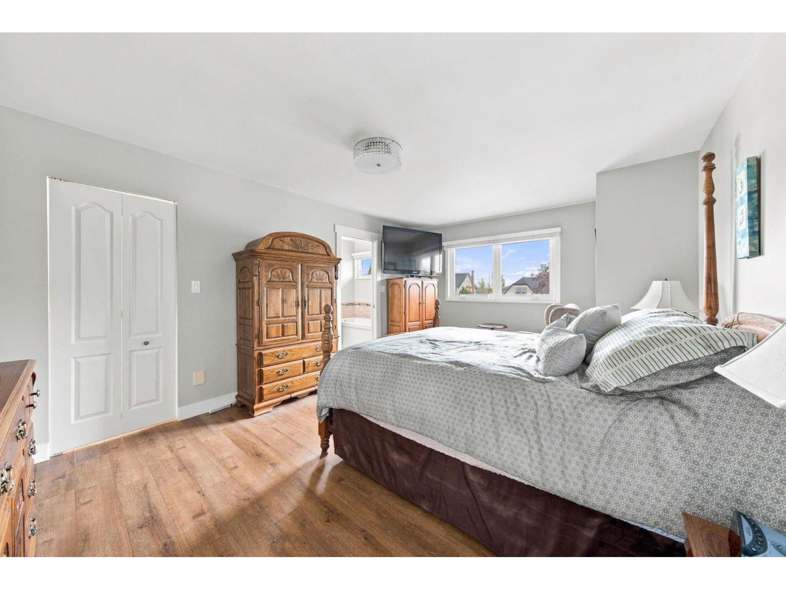 18707 60a Avenue Property Photo 27