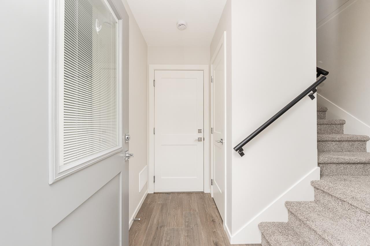 101 1833 165a Avenue Property Photo 5