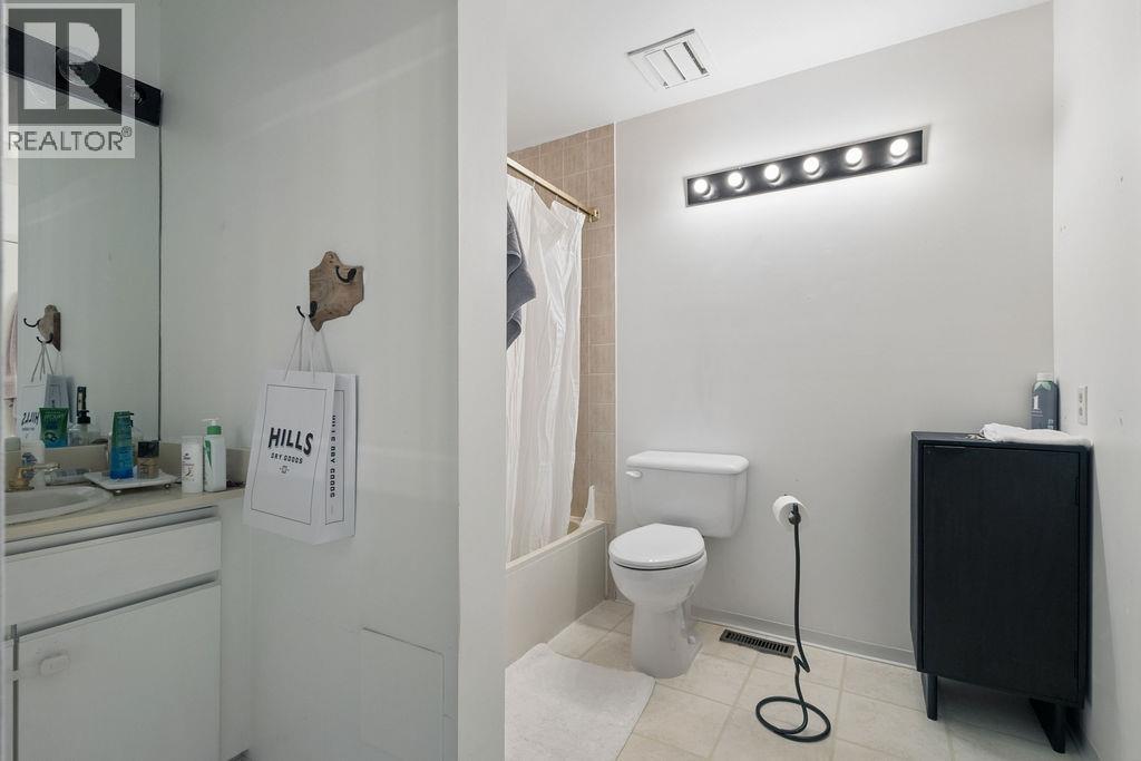 6566 Pinehurst Drive Property Photo 16